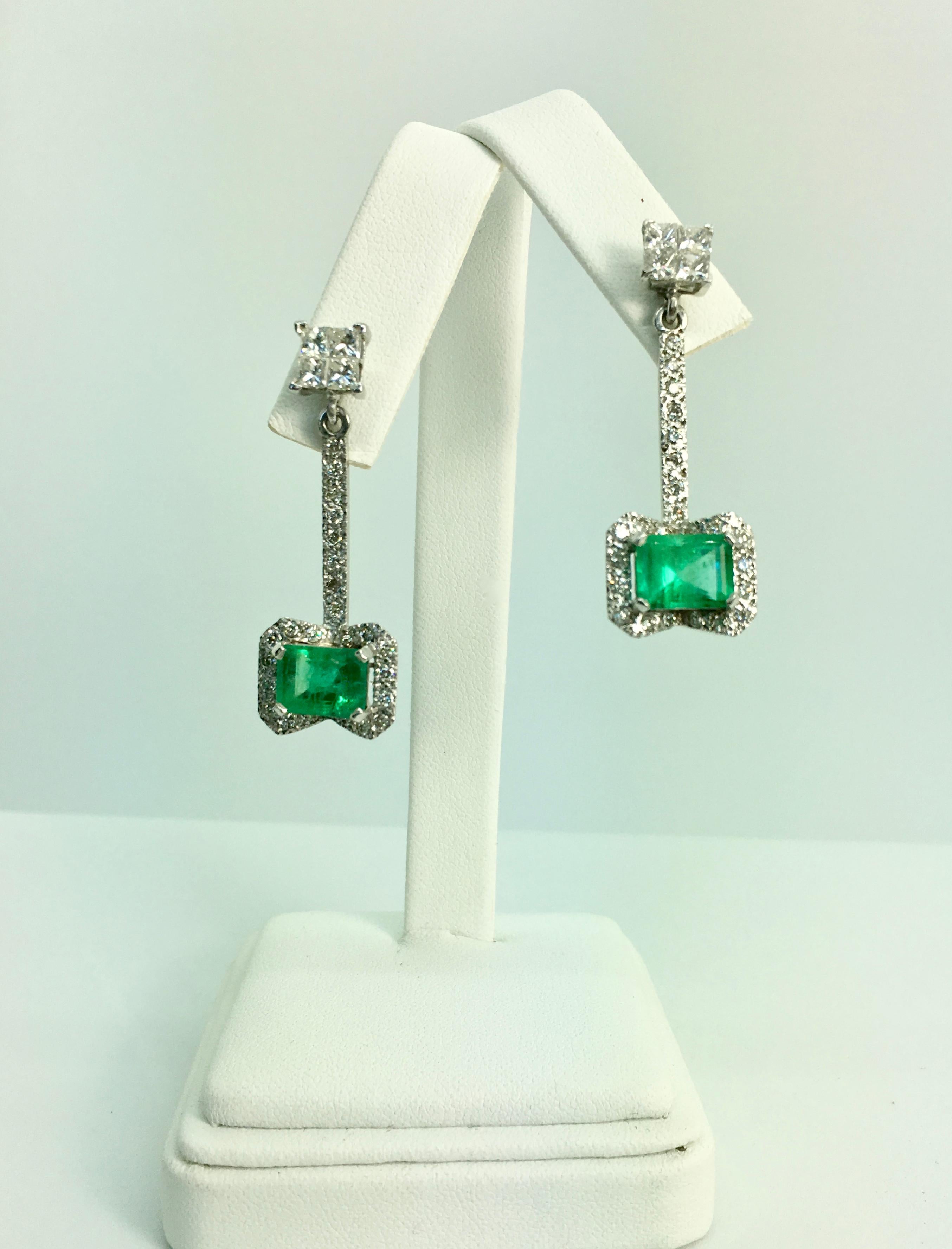 10.76 Carats Midcentury Style Emerald and Diamond Drop Earrings 18 Karat For Sale 1