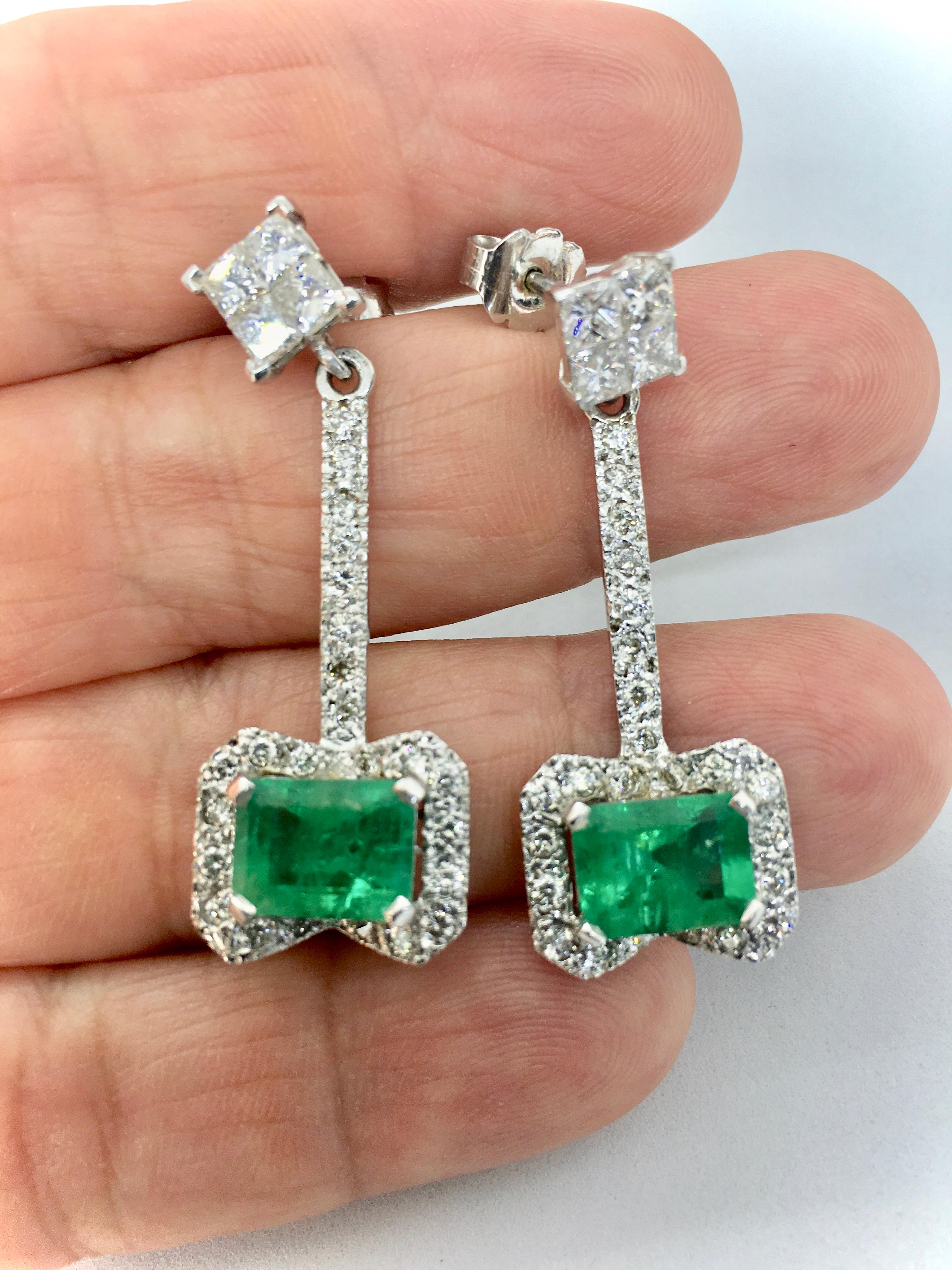 10.76 Carats Midcentury Style Emerald and Diamond Drop Earrings 18 Karat For Sale 3