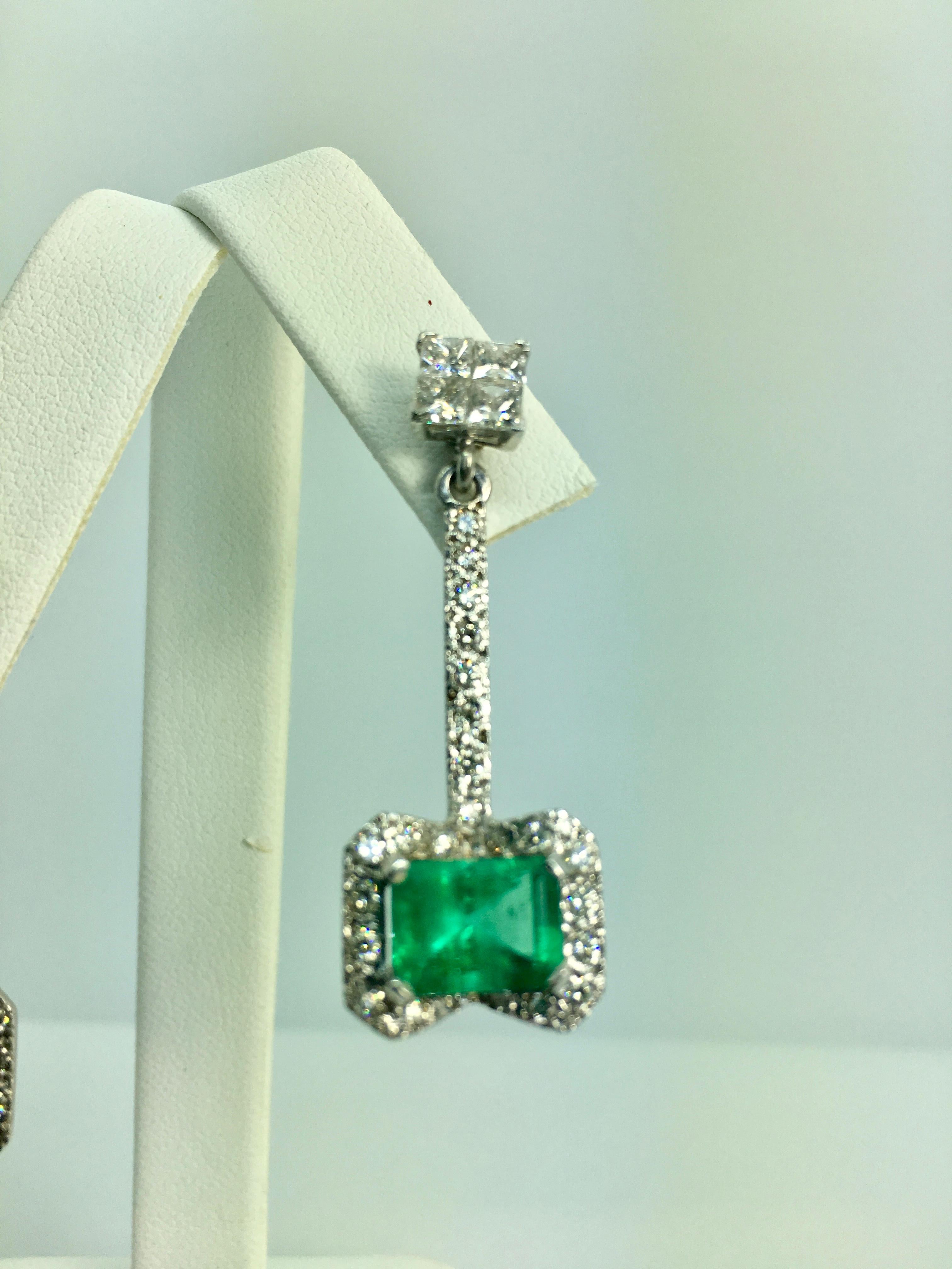 10.76 Carats Midcentury Style Emerald and Diamond Drop Earrings 18 Karat For Sale 5