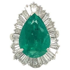 Anello di smeraldo e diamante in platino di metà secolo, circa anni '50
