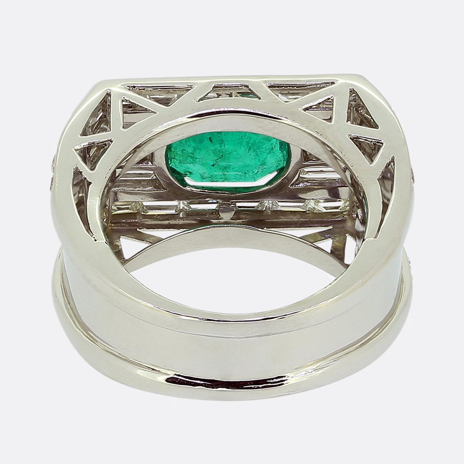 Bague en émeraude et diamant du milieu du siècle Bon état - En vente à London, GB