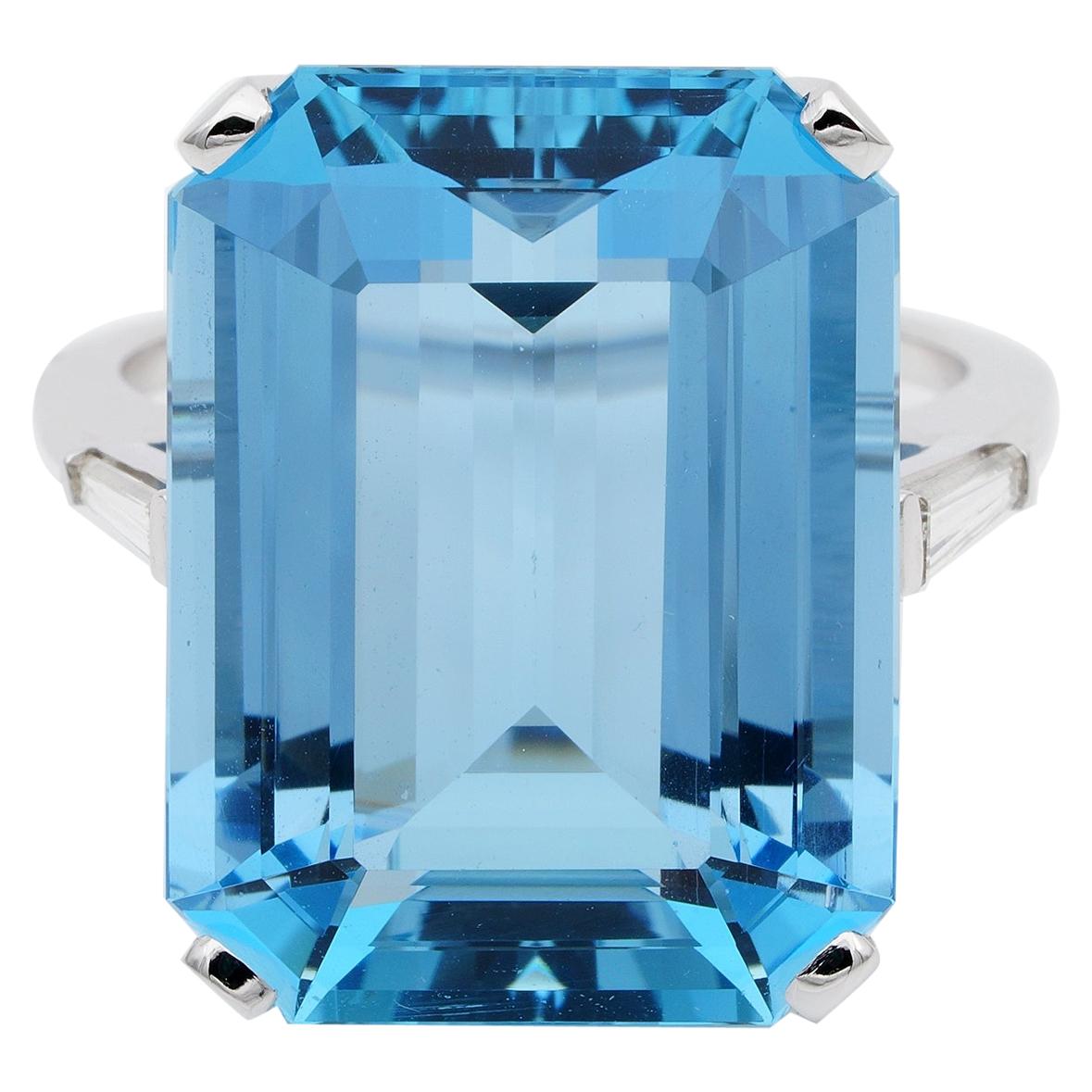 Midcentury Emerald Cut 21.30 Carat Natural Aquamarine Diamond Ring For Sale