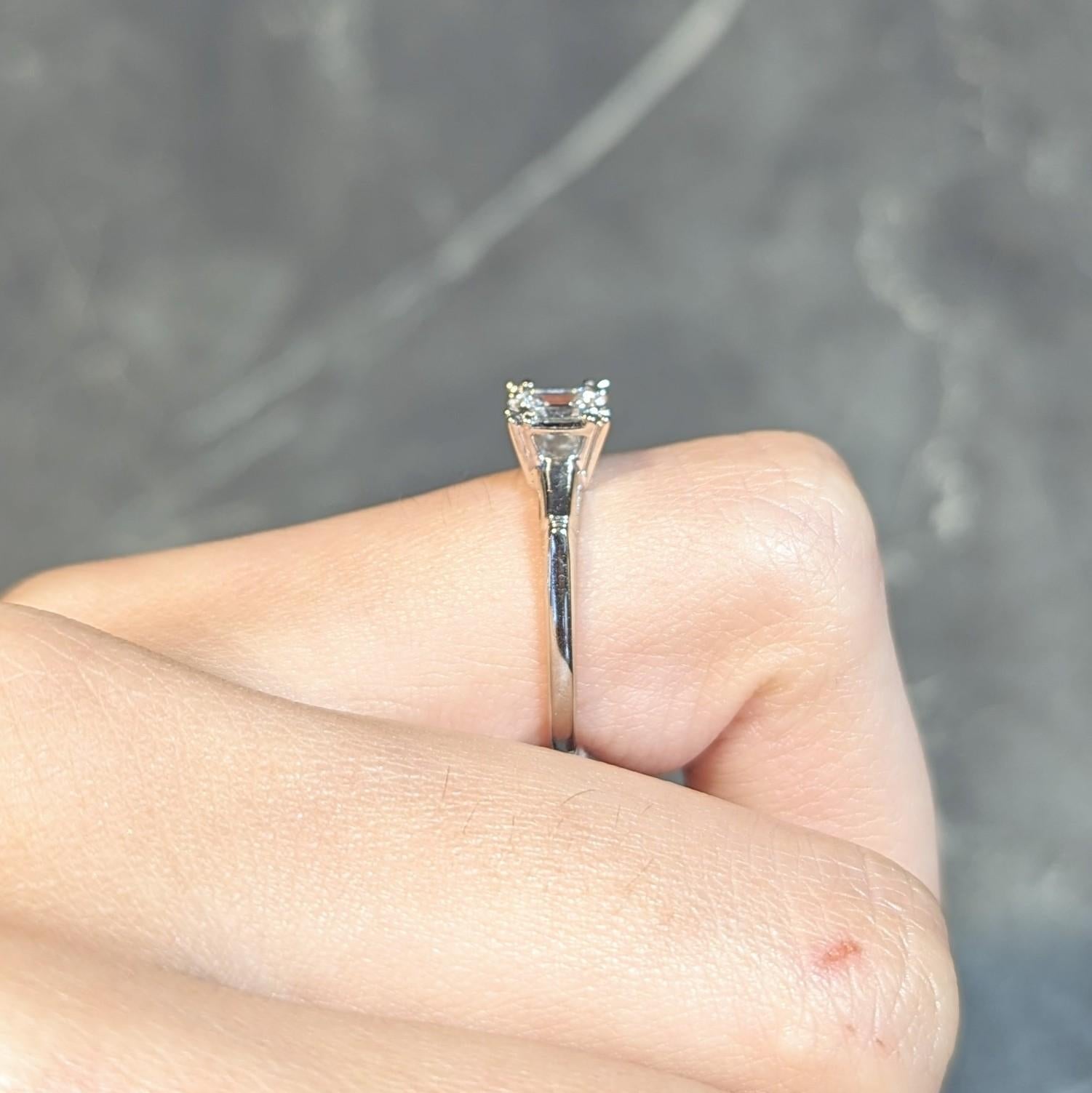 Mid-Century Emerald Cut Diamond Platinum 14K White Gold Vintage Engagement Ring (Bague de fiançailles vintage en or blanc 14K) en vente 9