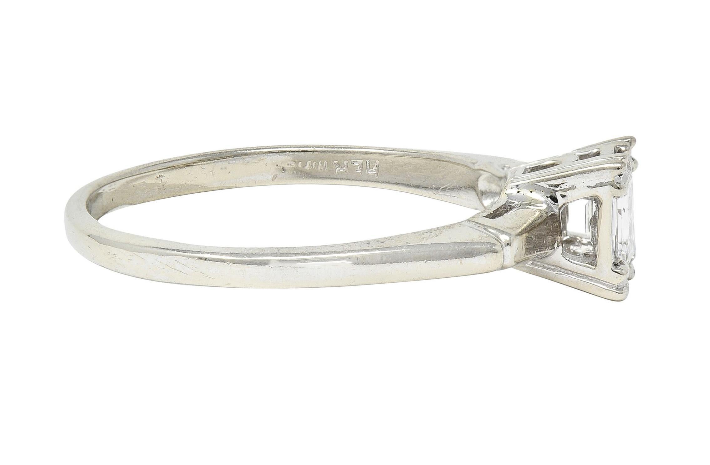 Taille émeraude Mid-Century Emerald Cut Diamond Platinum 14K White Gold Vintage Engagement Ring (Bague de fiançailles vintage en or blanc 14K) en vente