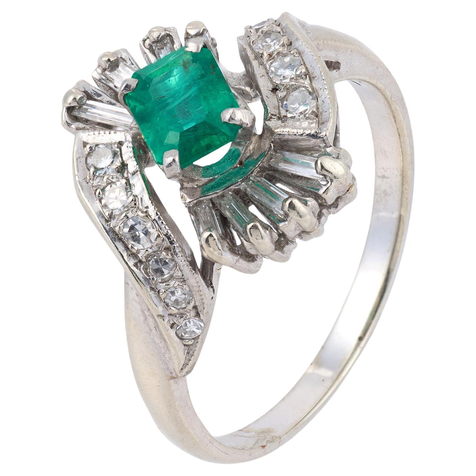 Mid Century emerald diamond 14k white gold ring in vendita