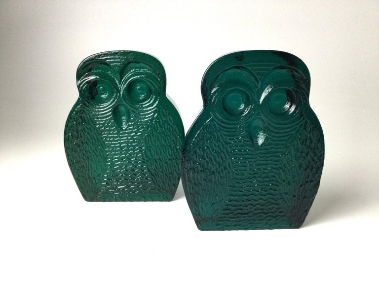 Mid Century Emerald Green Glass Owl Bookends by Blenko For Sale 2