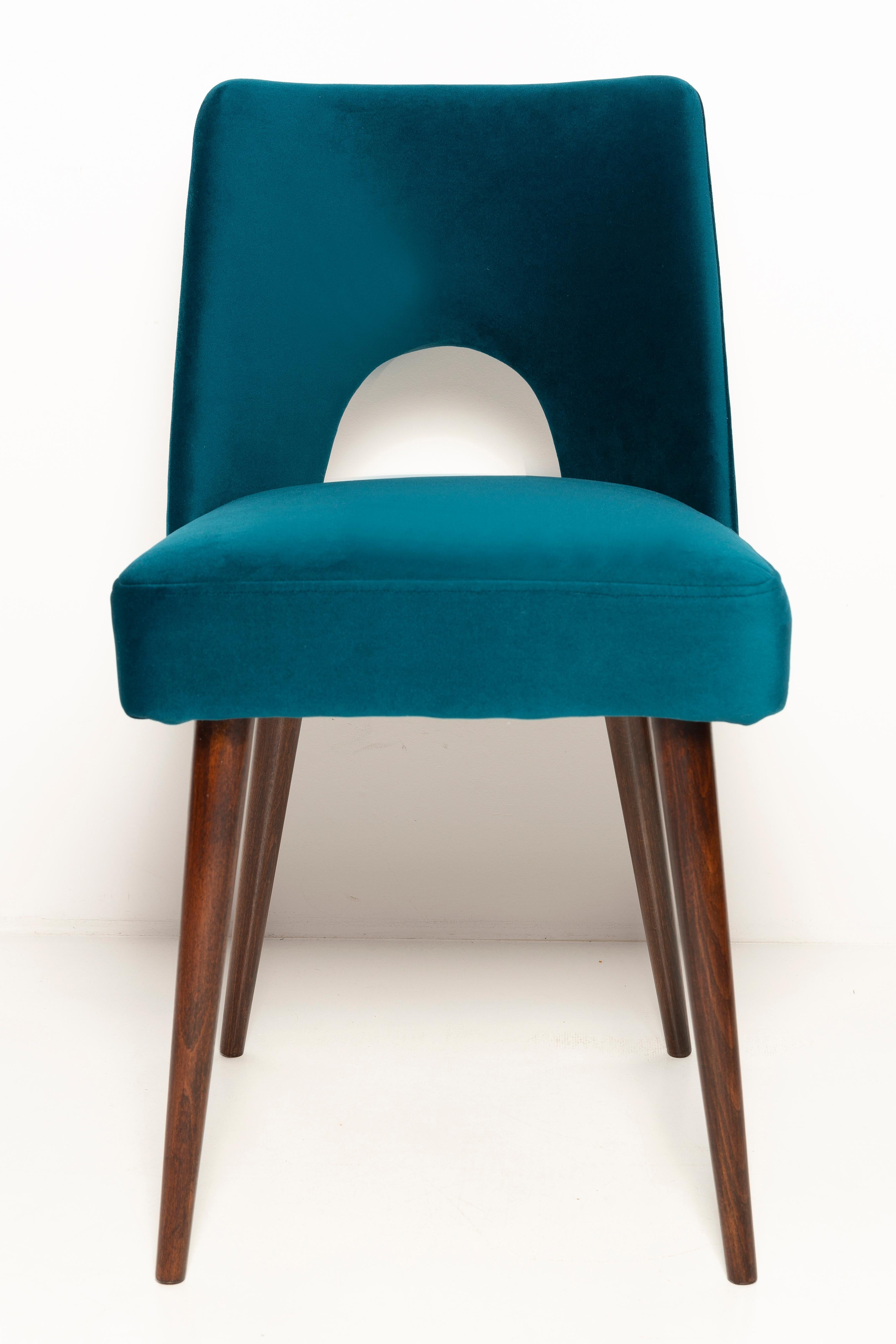 Hand-Crafted Mid-Century Emerald Green Velvet 'Shell' Chair, Europe, 1960s For Sale
