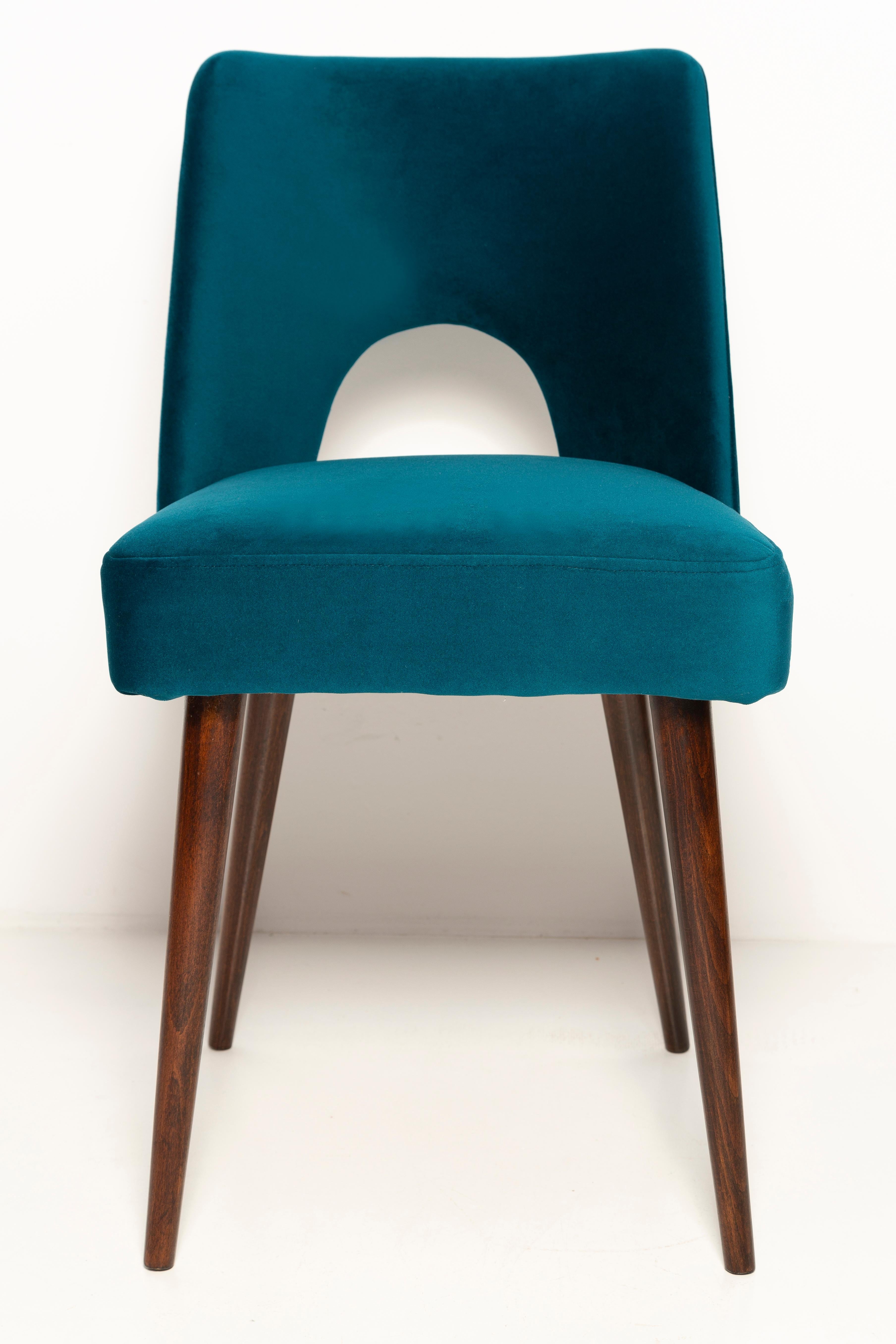 Mid-Century Emerald Green Velvet 'Shell' Chair, Europe, 1960s In Excellent Condition For Sale In 05-080 Hornowek, PL