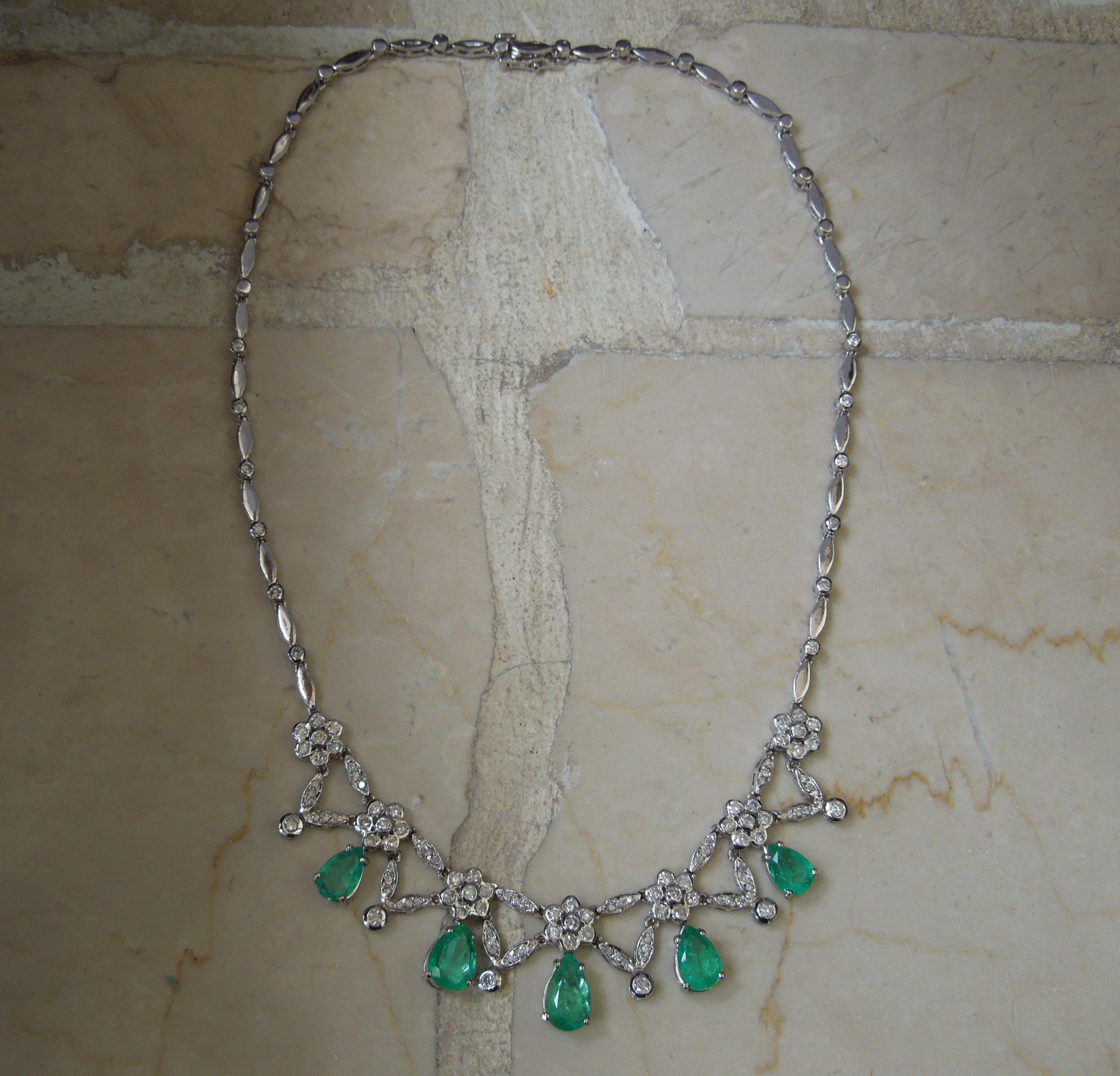 Pear Cut Mid-Century Emerald Necklace For Sale