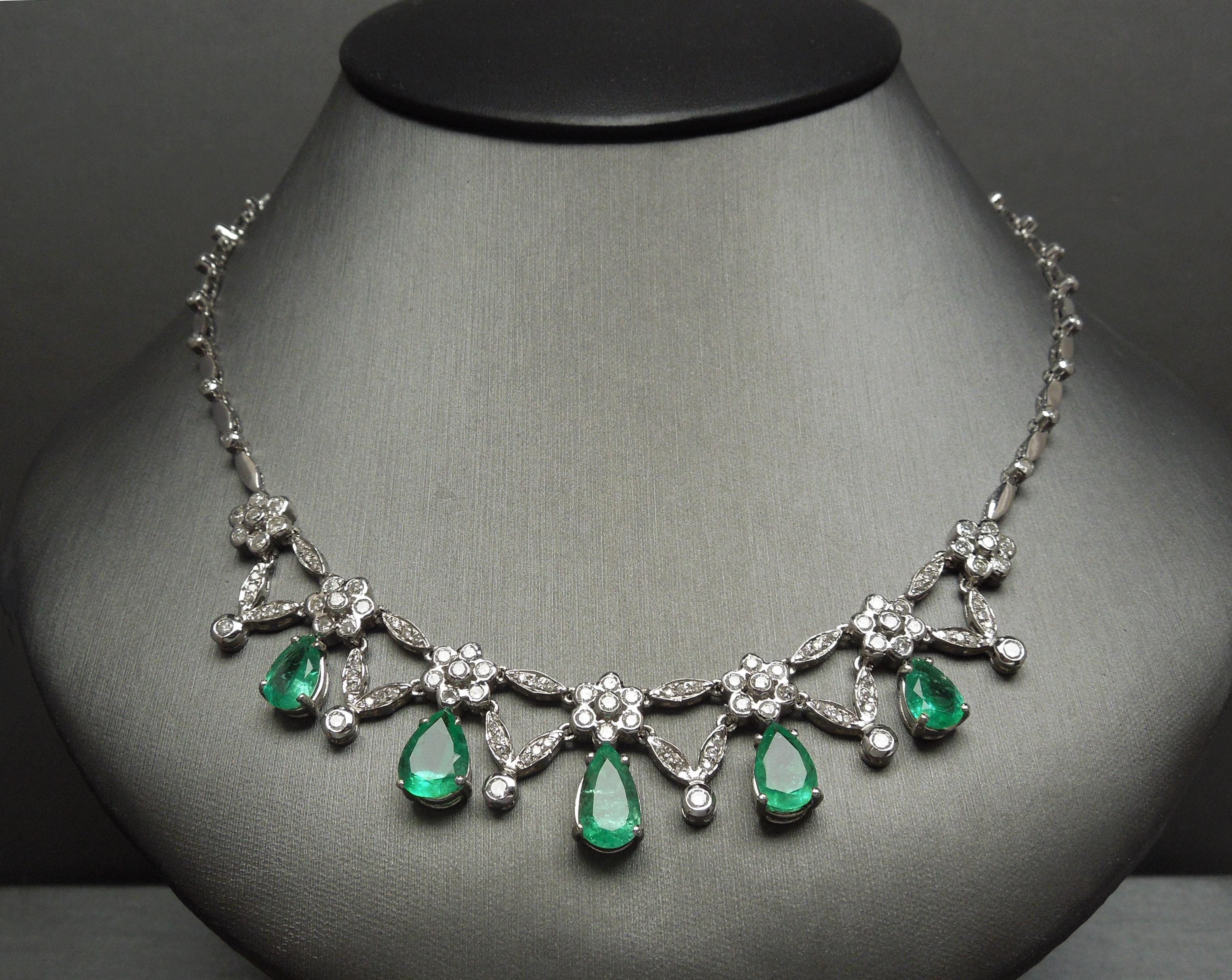 Mid-Century Emerald Necklace In Excellent Condition For Sale In METAIRIE, LA