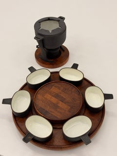 Juego de fondue esmaltado de mediados de siglo, de los años 60, fabricado por Digsmed en Dinamarca