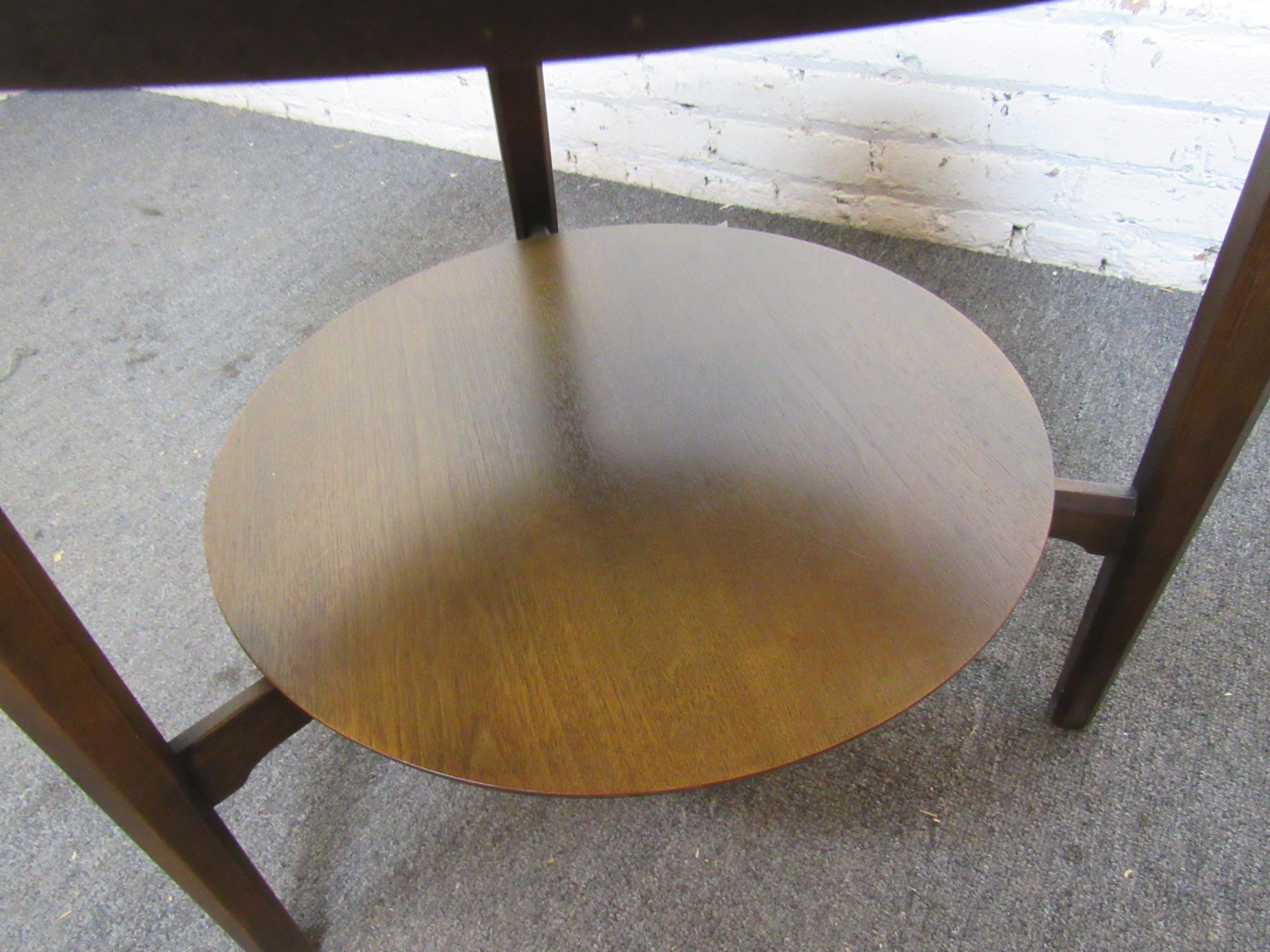 Mid-Century End Table by Drexel In Good Condition In Brooklyn, NY