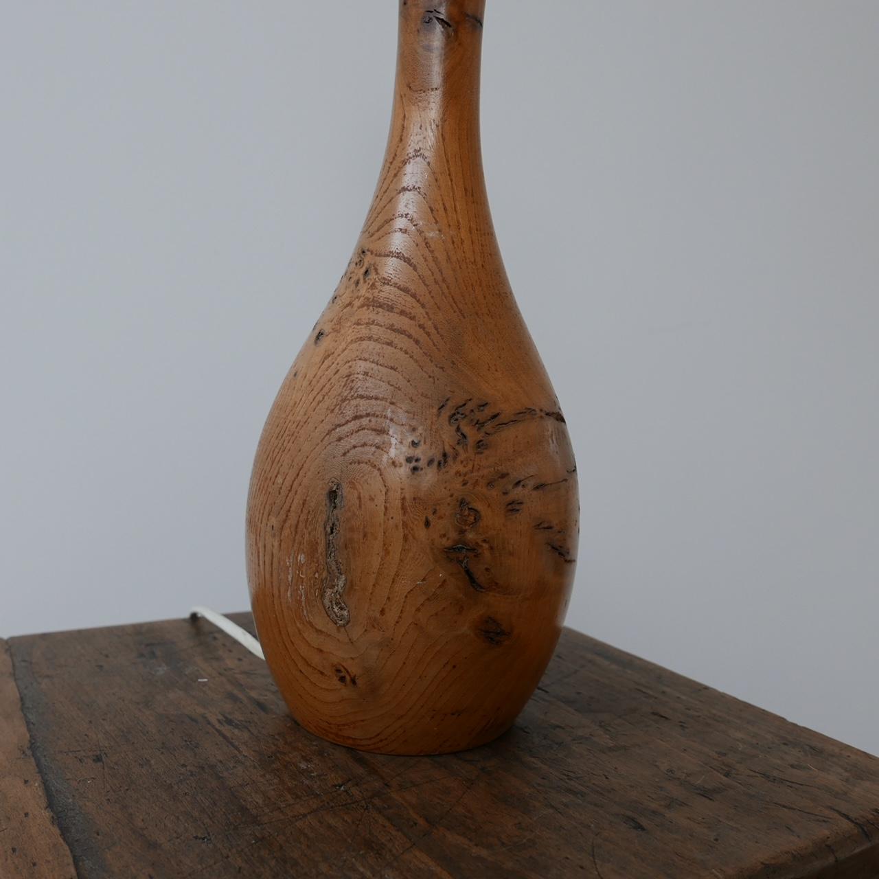 Mid-Century English Burr Wood Tischlampe im Angebot 3
