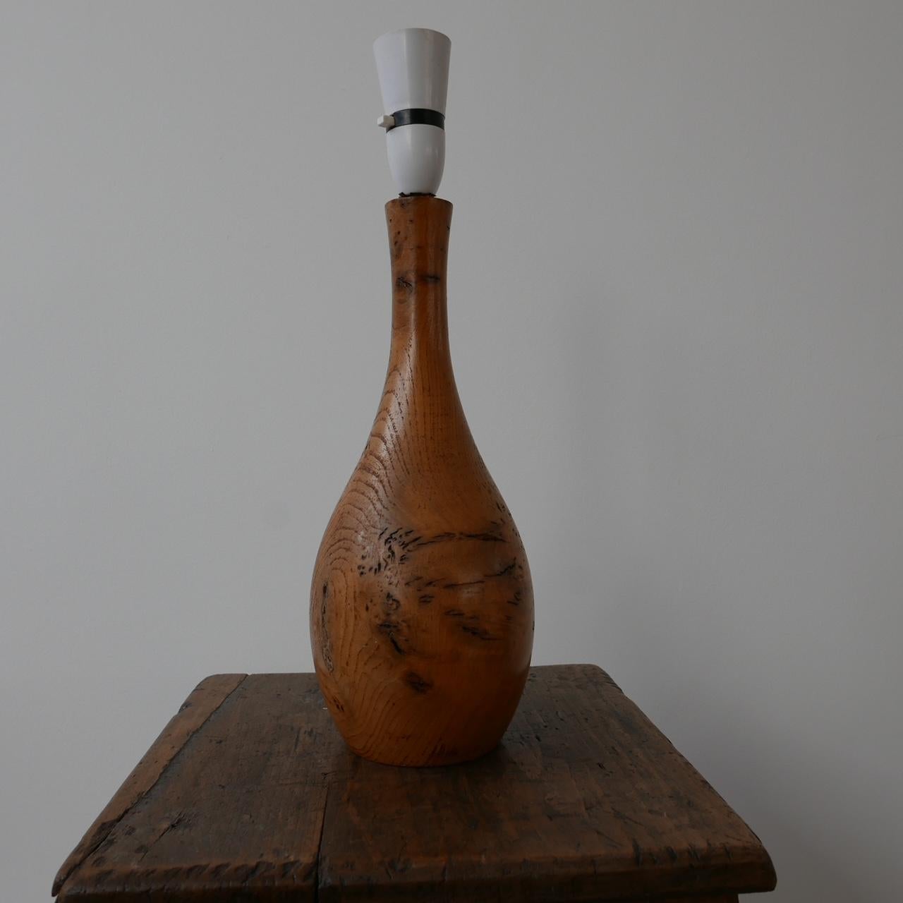 Mid-Century English Burr Wood Tischlampe im Angebot 6