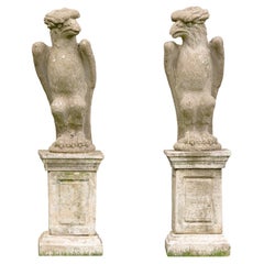 Oiseaux en pierre moulée sur piédestal - Angleterre du milieu du siècle