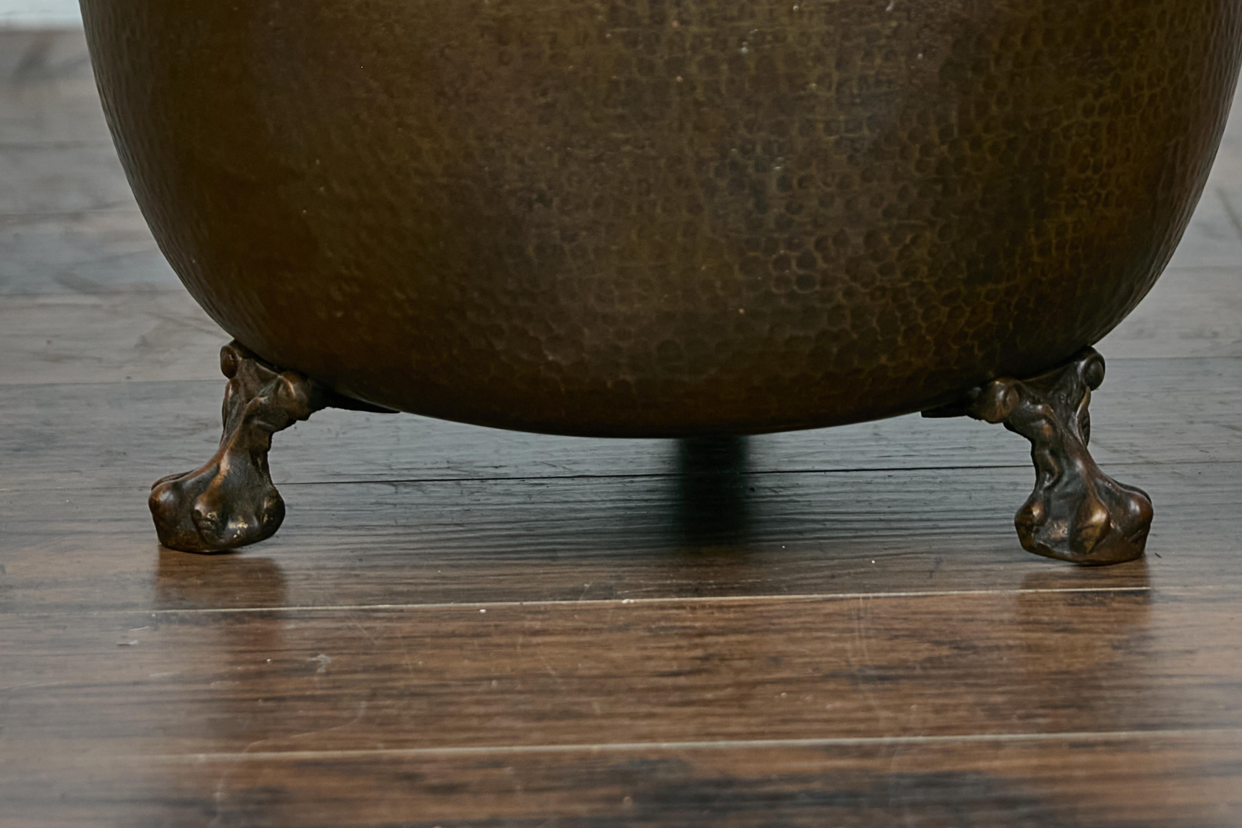 Mid-Century English Copper Planter with Paw Feet - Arts and Crafts Style For Sale 11