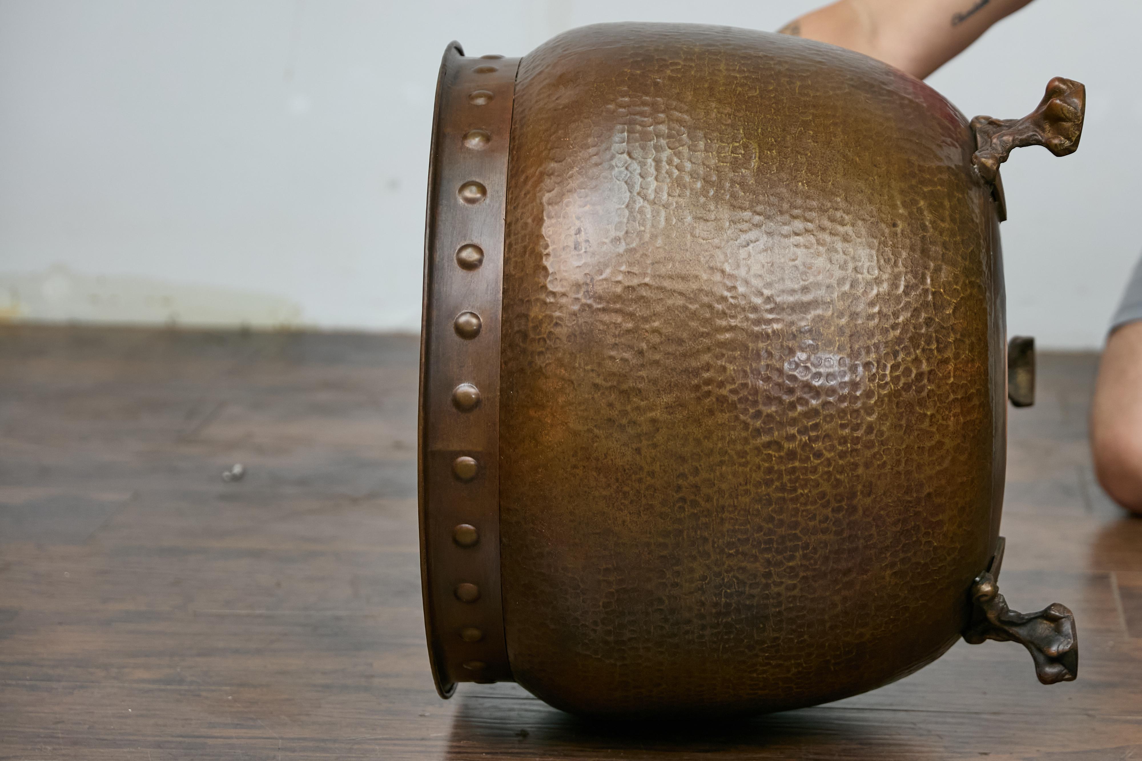 Mid-Century English Copper Planter with Paw Feet - Arts and Crafts Style For Sale 2