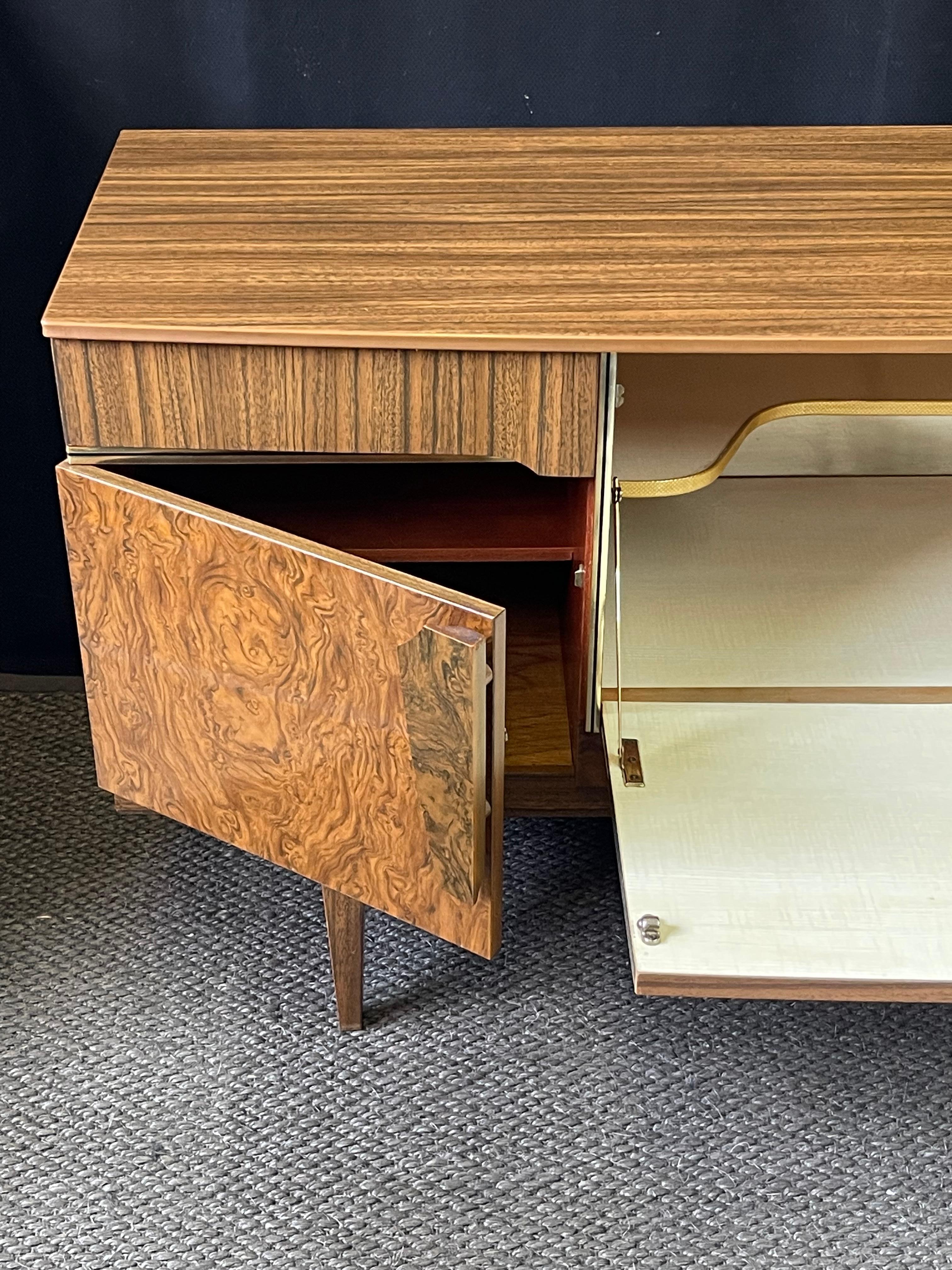 Credenza e Dry Bar inglese di metà secolo di Beautility in vendita 4