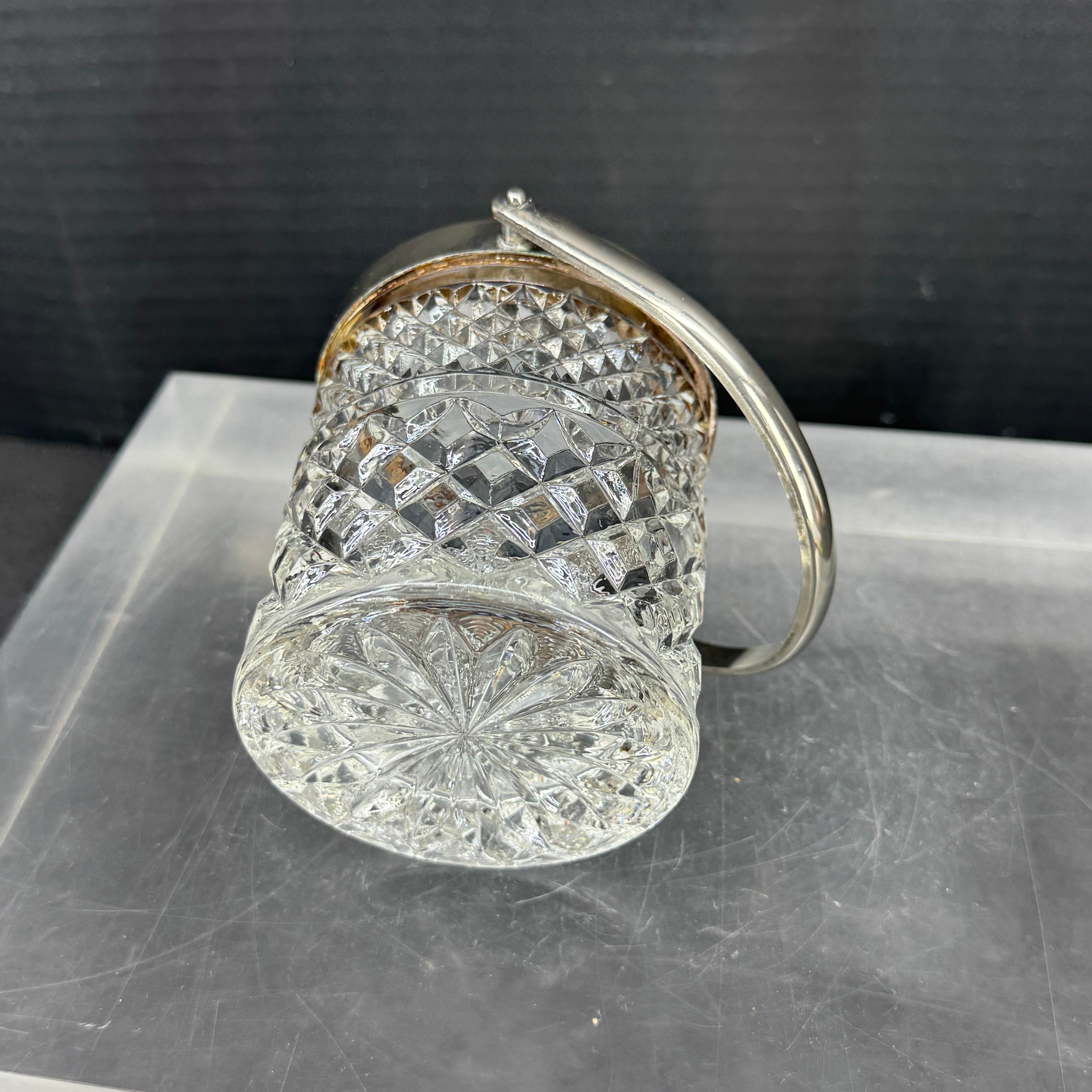 Cubitera inglesa de cristal y chapado de mediados de siglo en venta 2