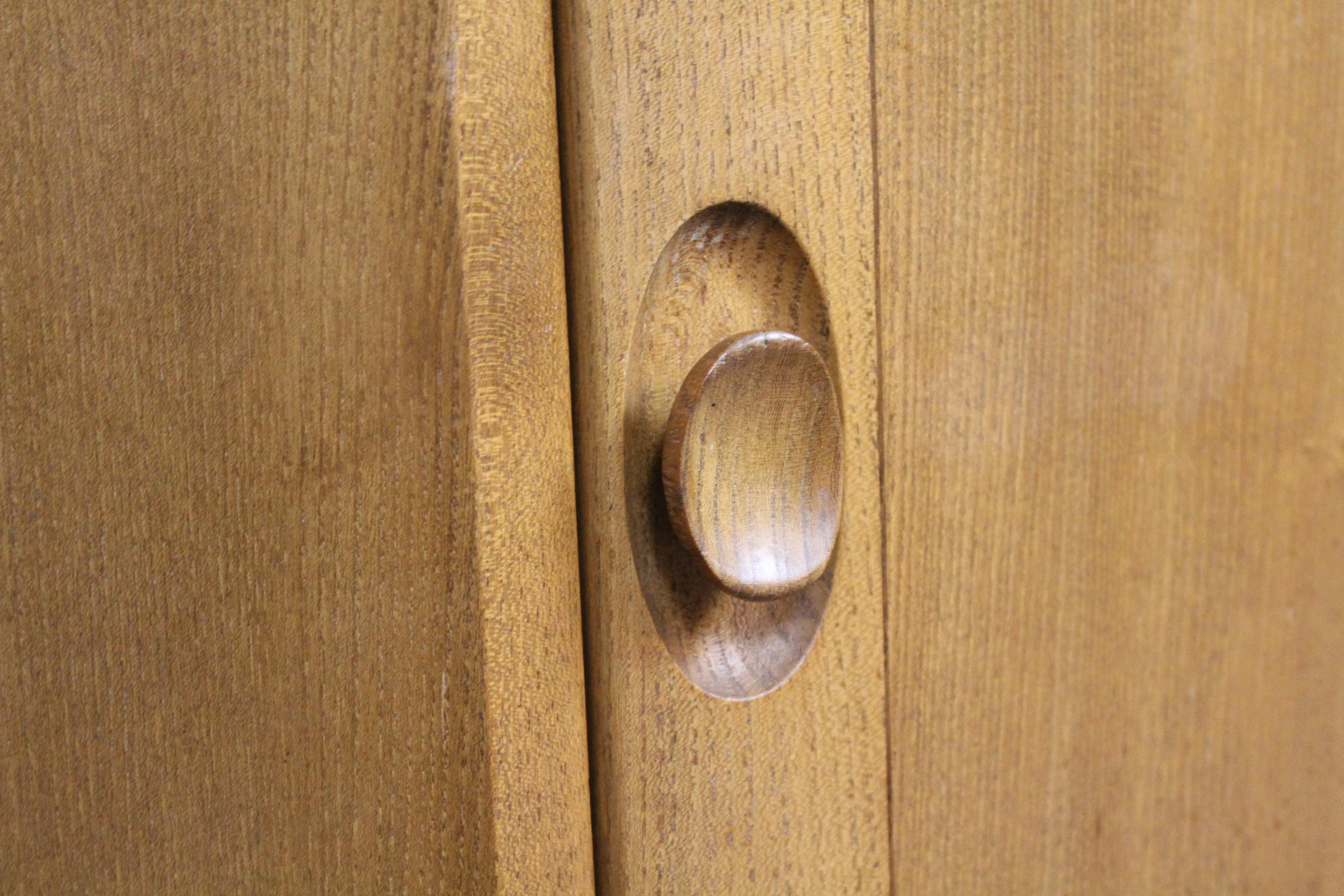 Mid-Century English Elm Corner Cupboard by Ercol For Sale 7