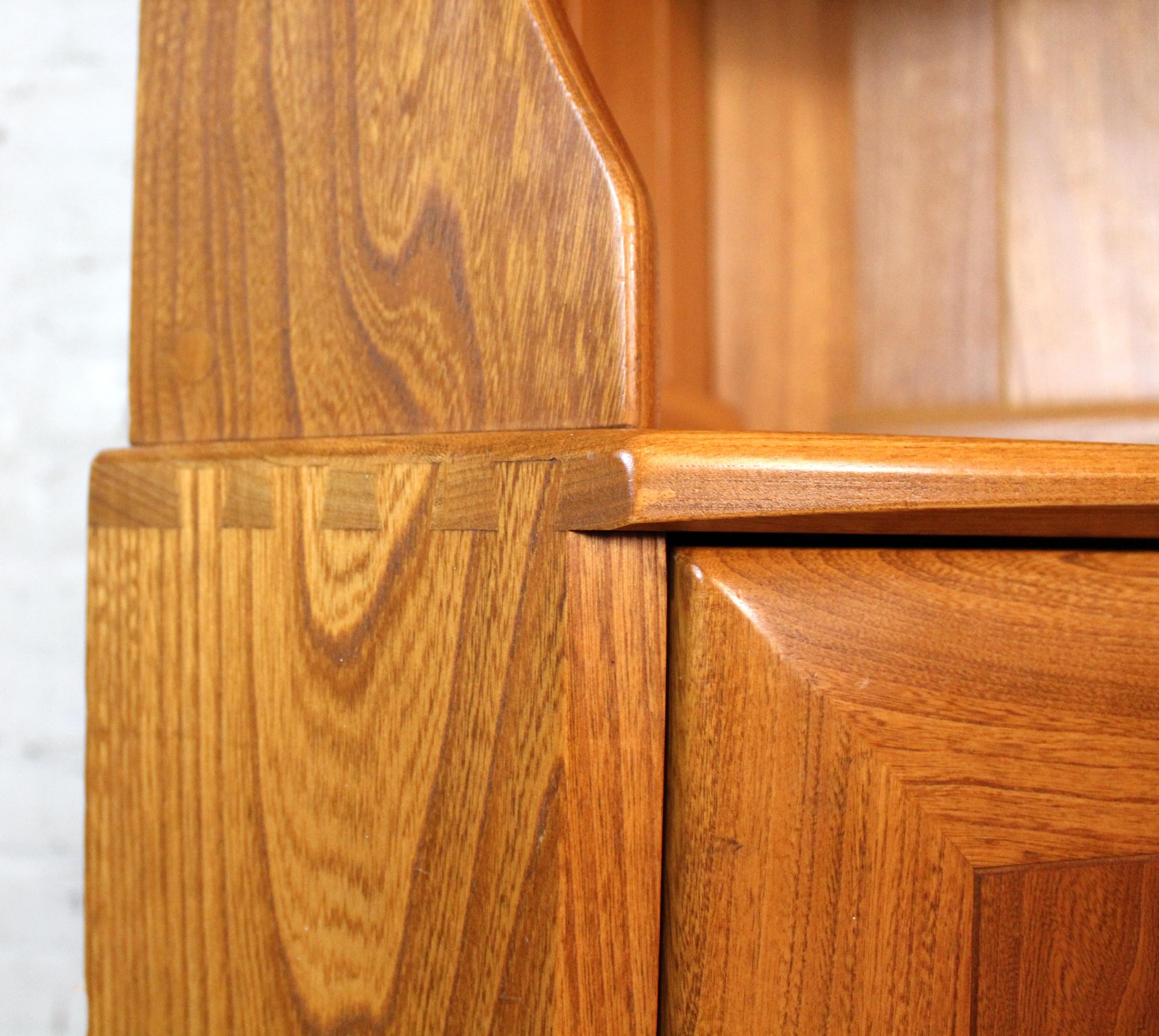 Mid-Century English Elm Corner Cupboard by Ercol For Sale 2
