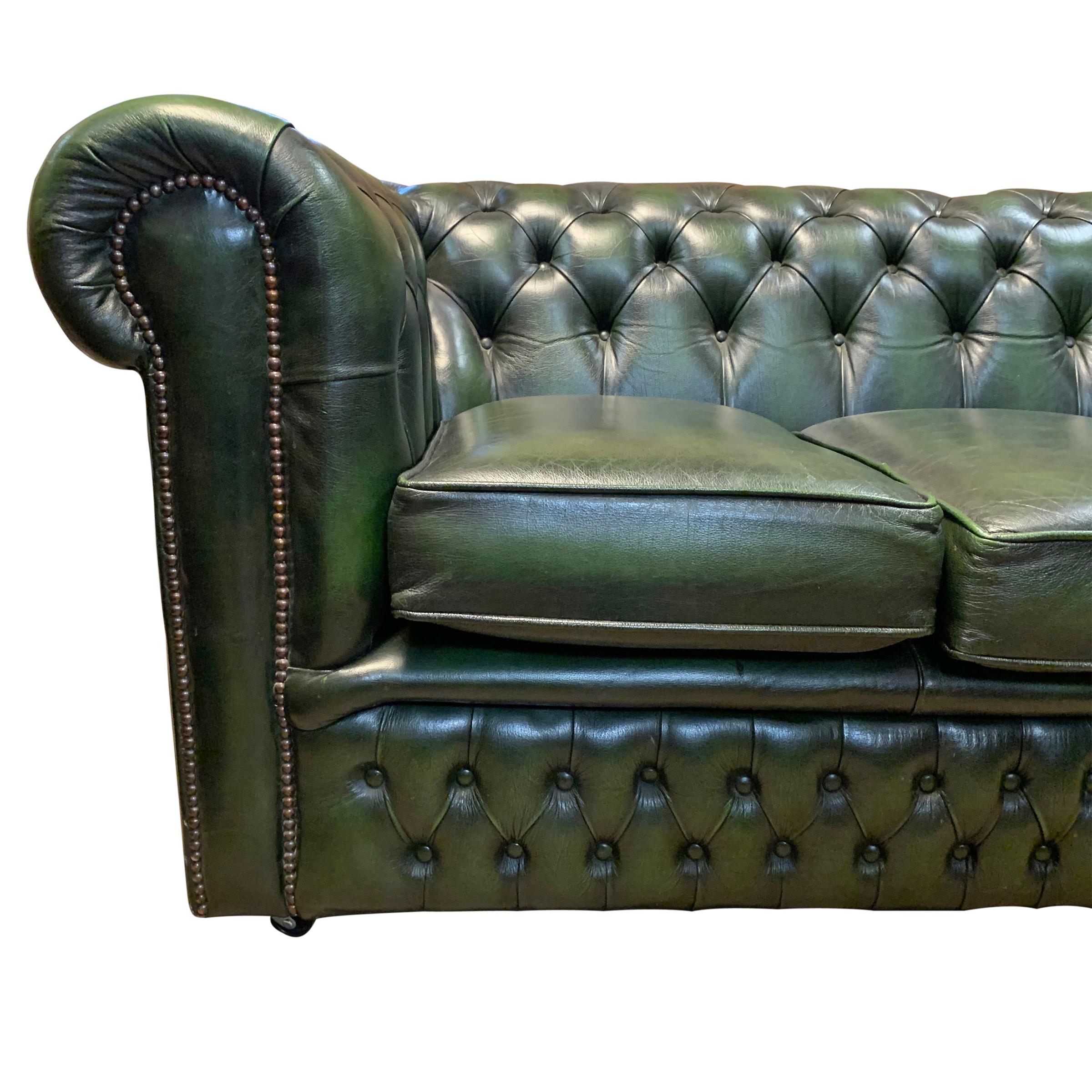 chesterfield sofa emerald green
