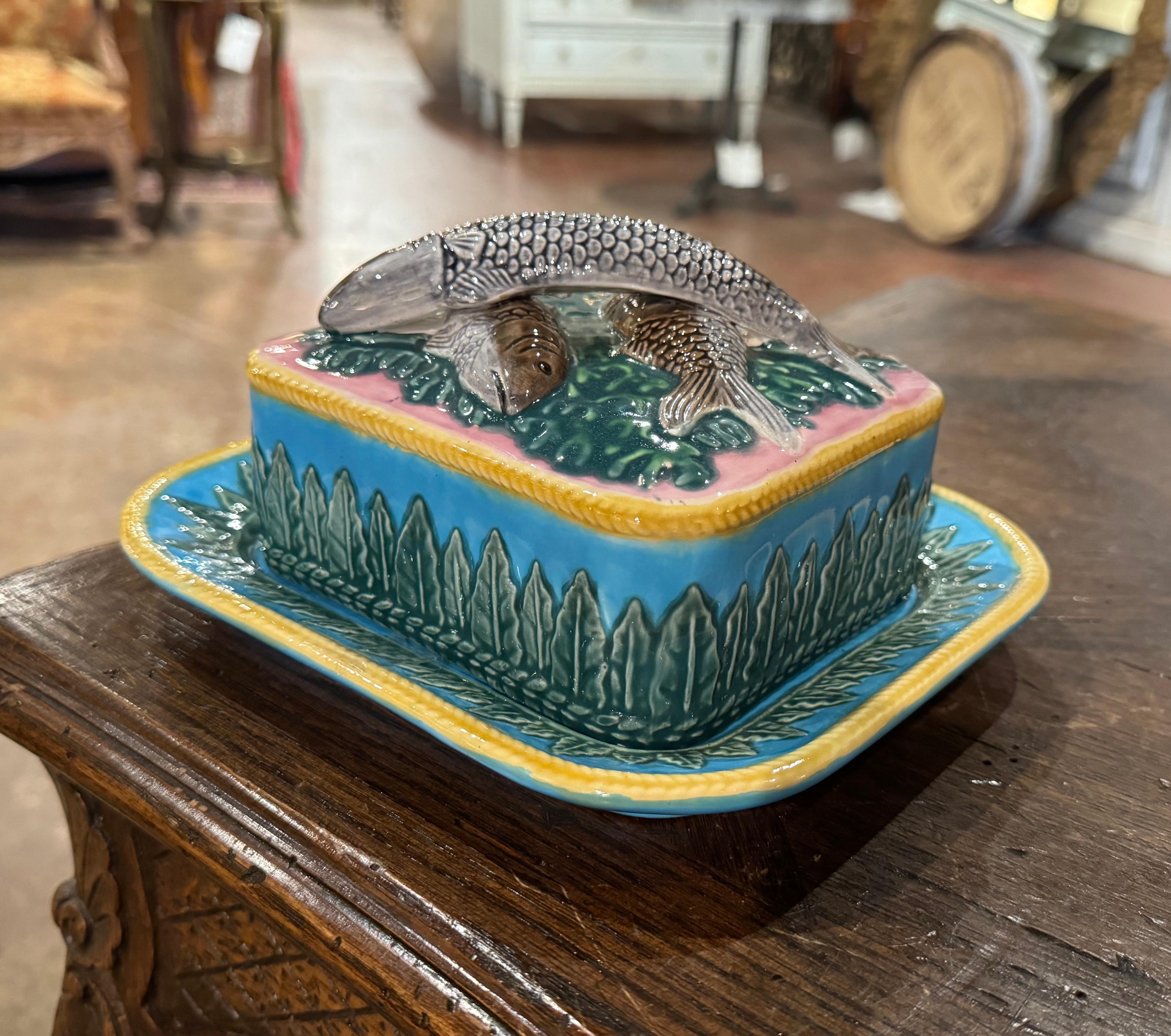 20th Century Mid-Century English Hand Painted Barbotine Majolica Sardine Cover Box and Plate For Sale