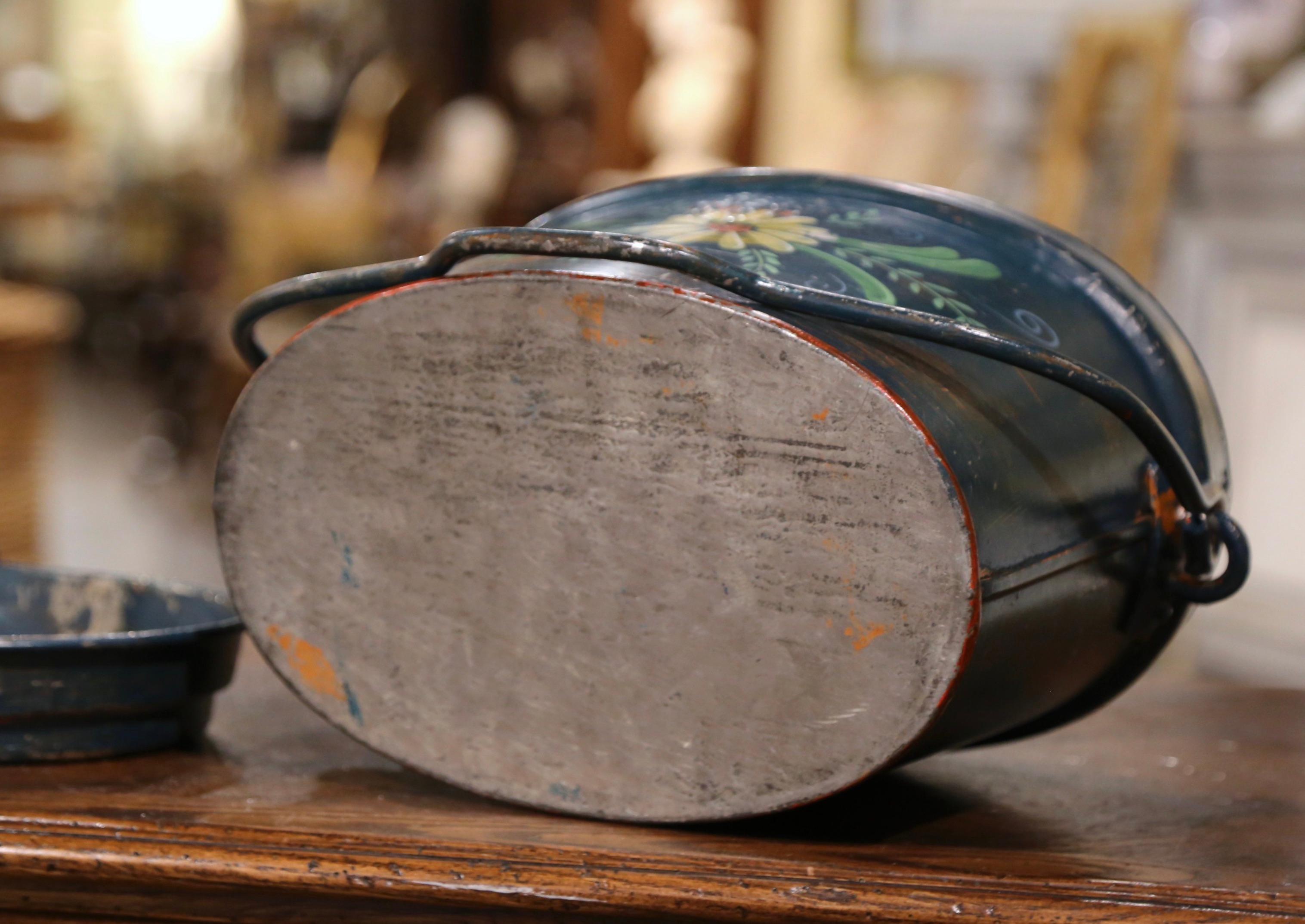 Mid-Century English Hand Painted Tole Bucket and Lid with Foliage Motifs For Sale 2