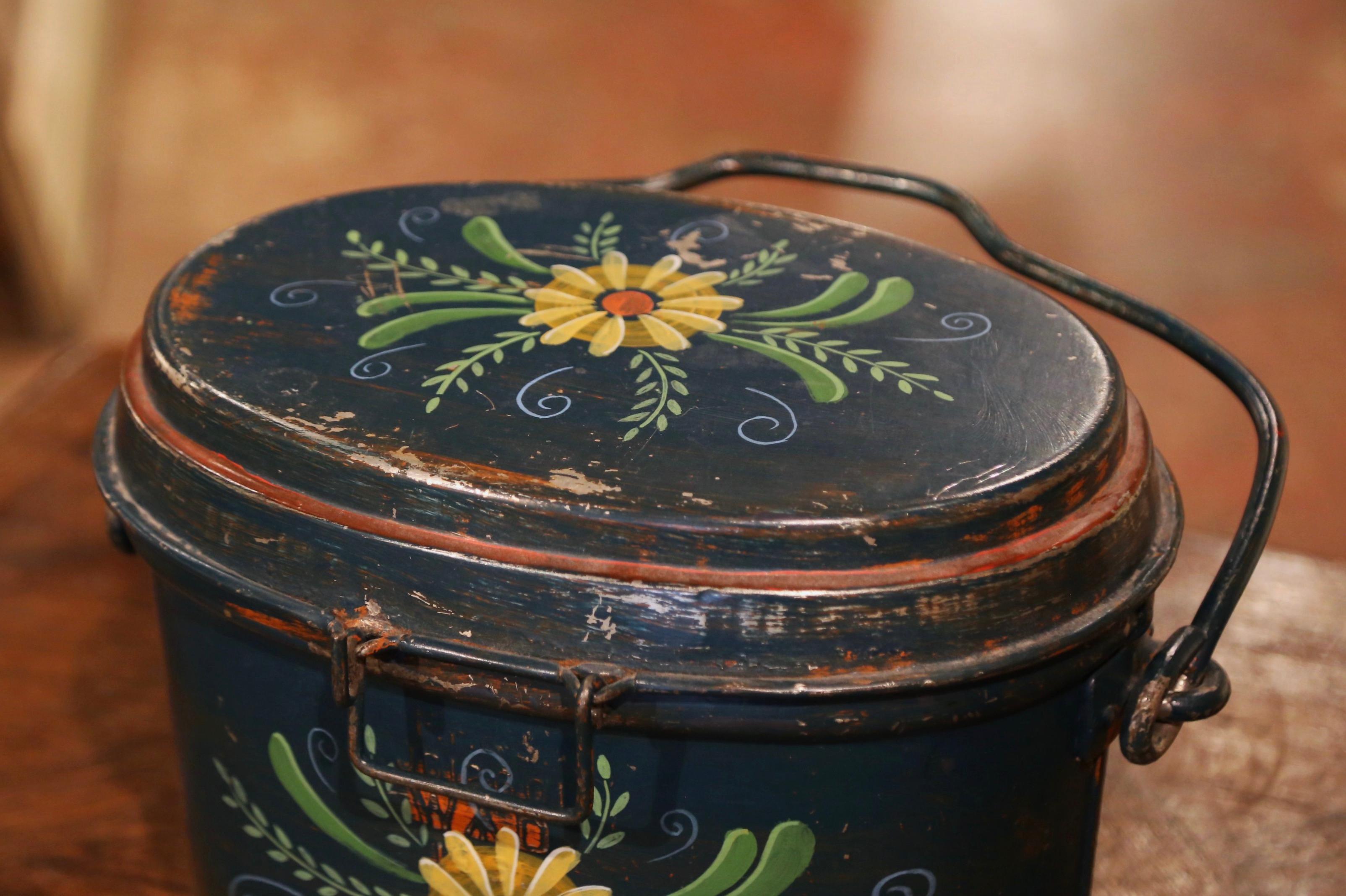 Country Mid-Century English Hand Painted Tole Bucket and Lid with Foliage Motifs For Sale