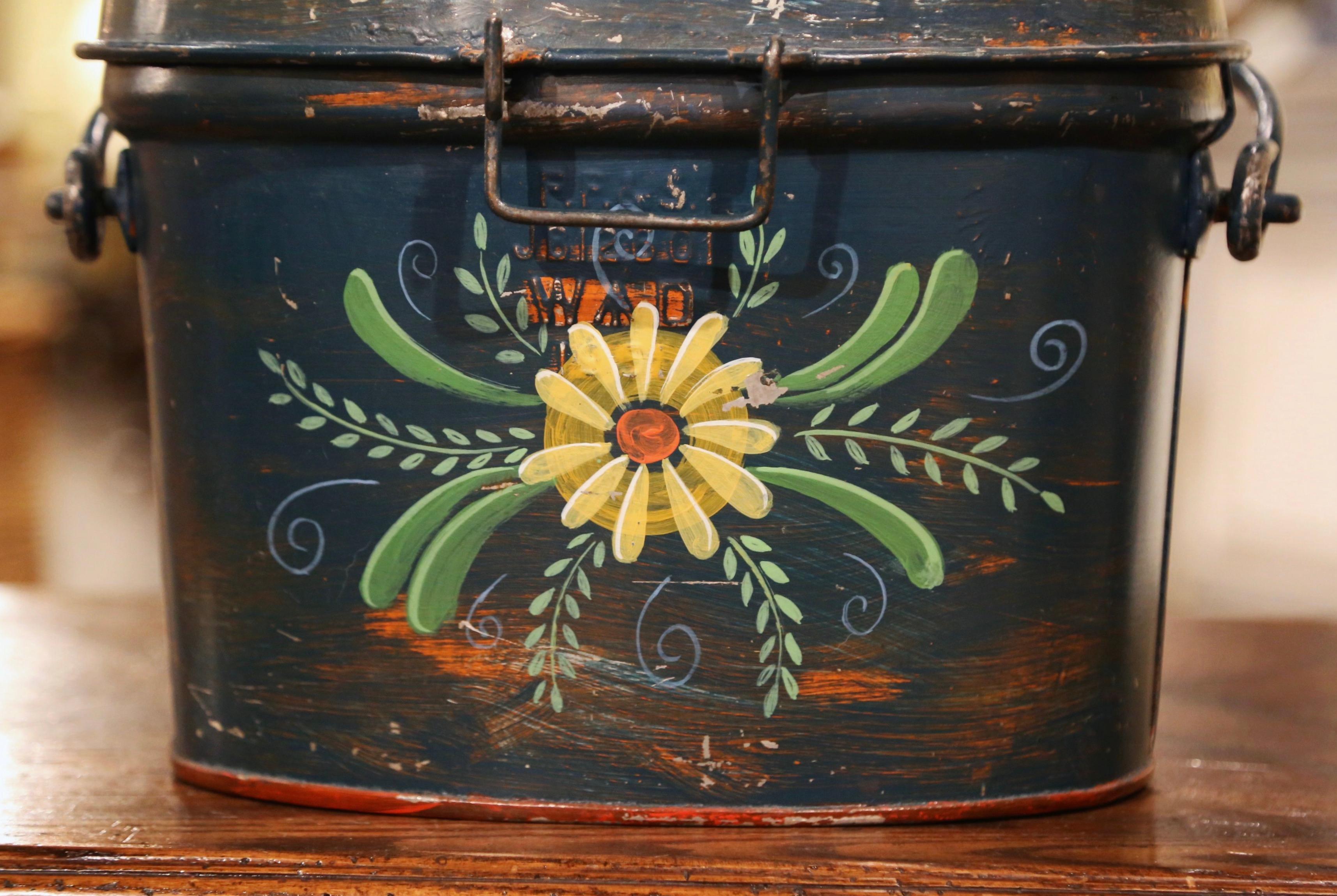 French Mid-Century English Hand Painted Tole Bucket and Lid with Foliage Motifs For Sale