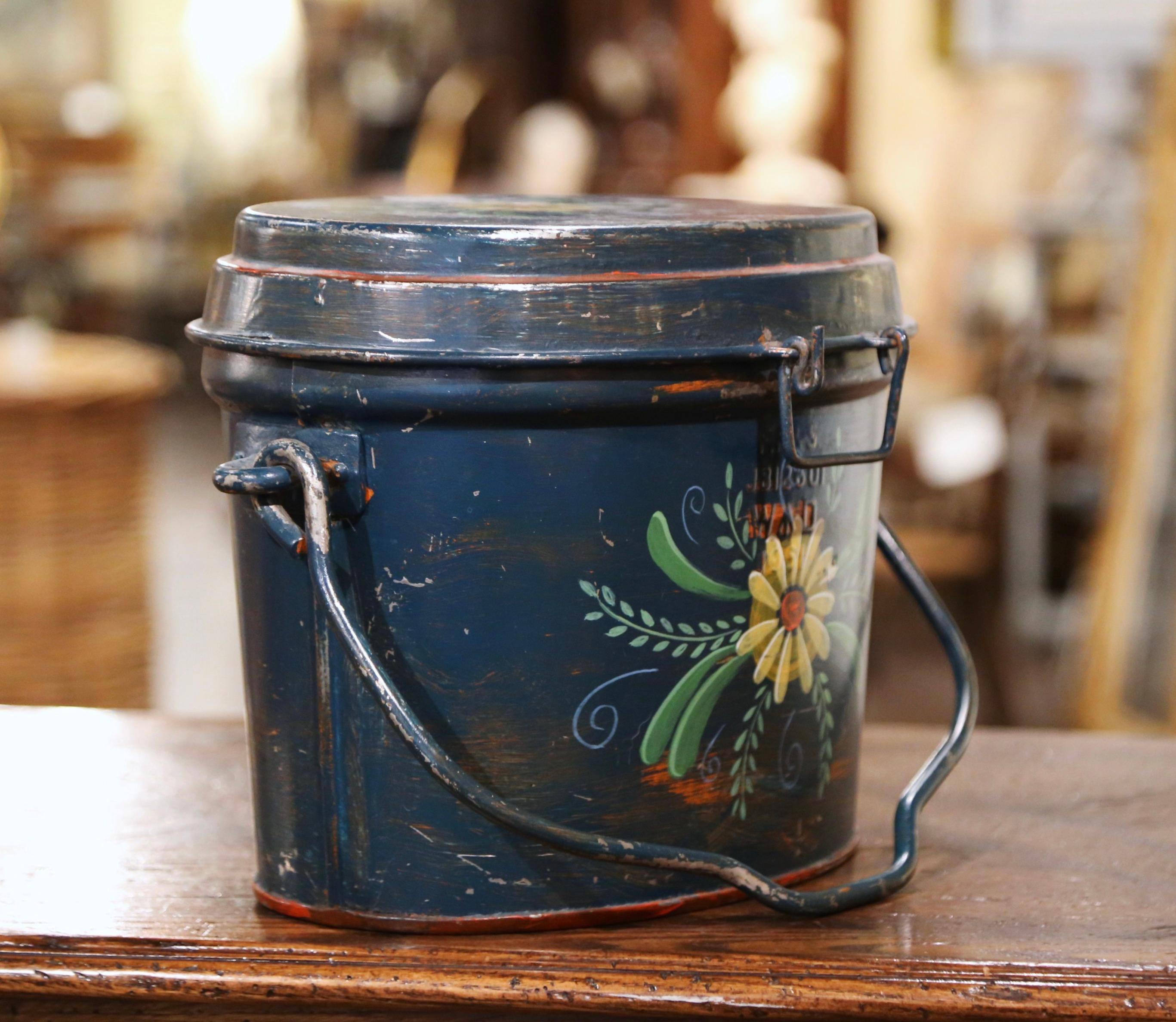 20th Century Mid-Century English Hand Painted Tole Bucket and Lid with Foliage Motifs For Sale