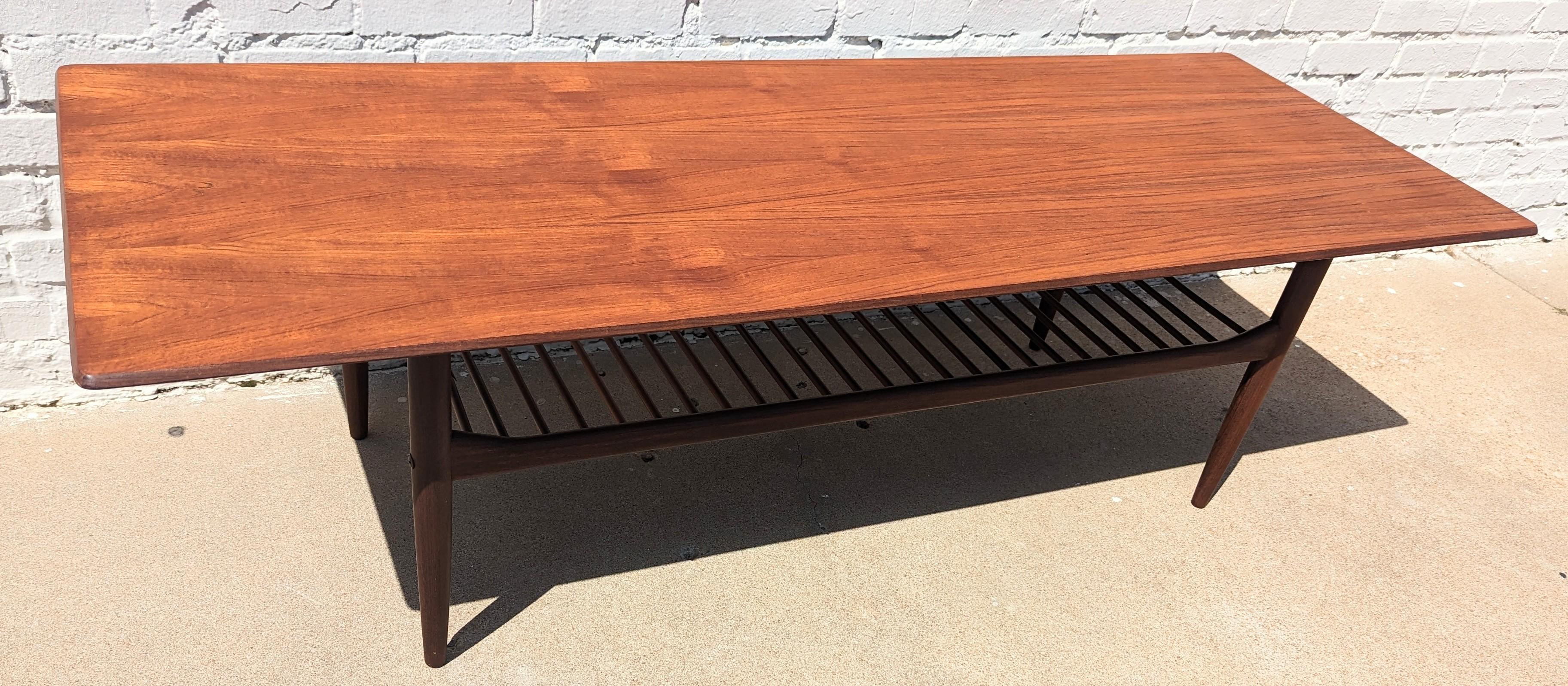 Mid Century English Modern Coffee Table by Kofod Larsen For Sale 1