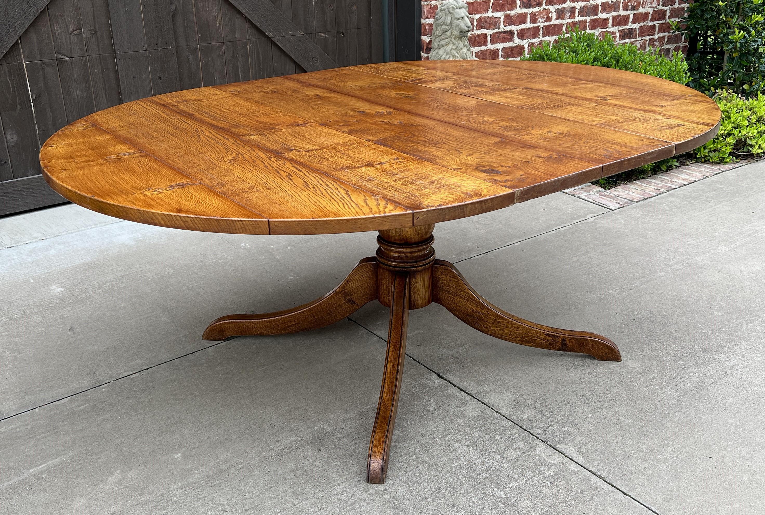 Midcentury English Round/Oval Dining Table Pedestal Base with Leaf Oak, c. 1940s 5