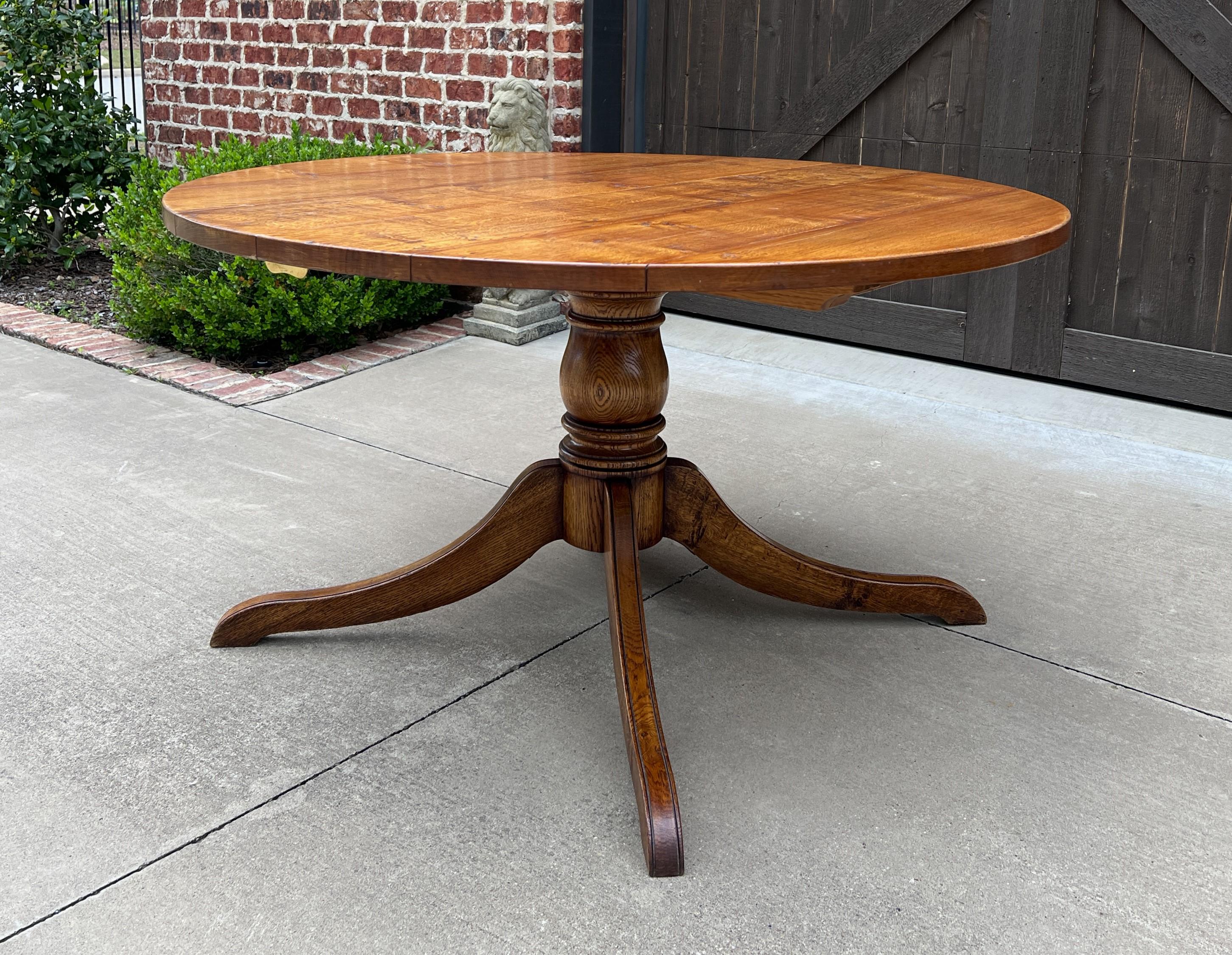 Mid-Century Modern Midcentury English Round/Oval Dining Table Pedestal Base with Leaf Oak, c. 1940s