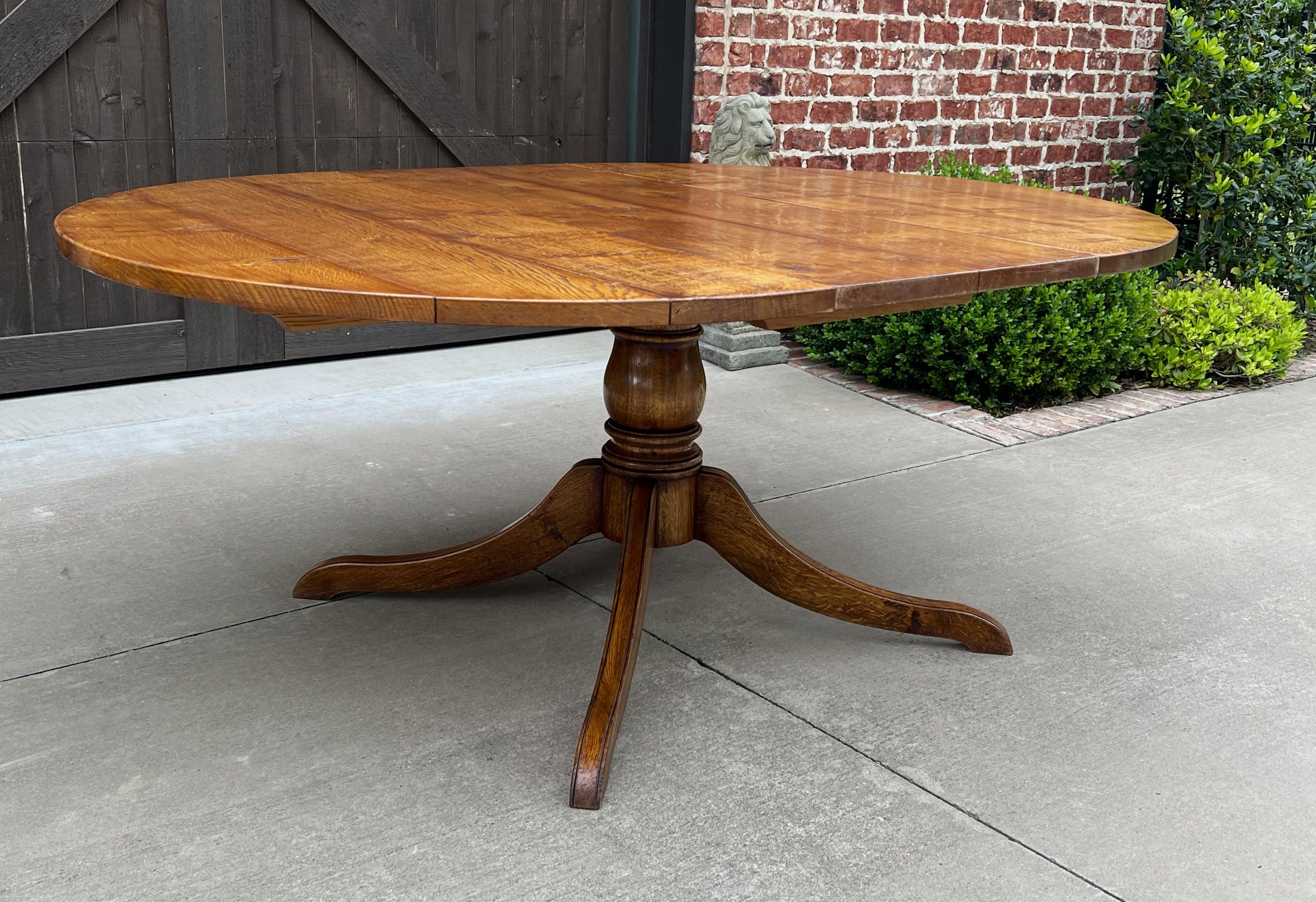 Midcentury English Round/Oval Dining Table Pedestal Base with Leaf Oak, c. 1940s 2