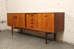 Aparador inglés de mediados de siglo de V.B. Wilkins para G-Plan