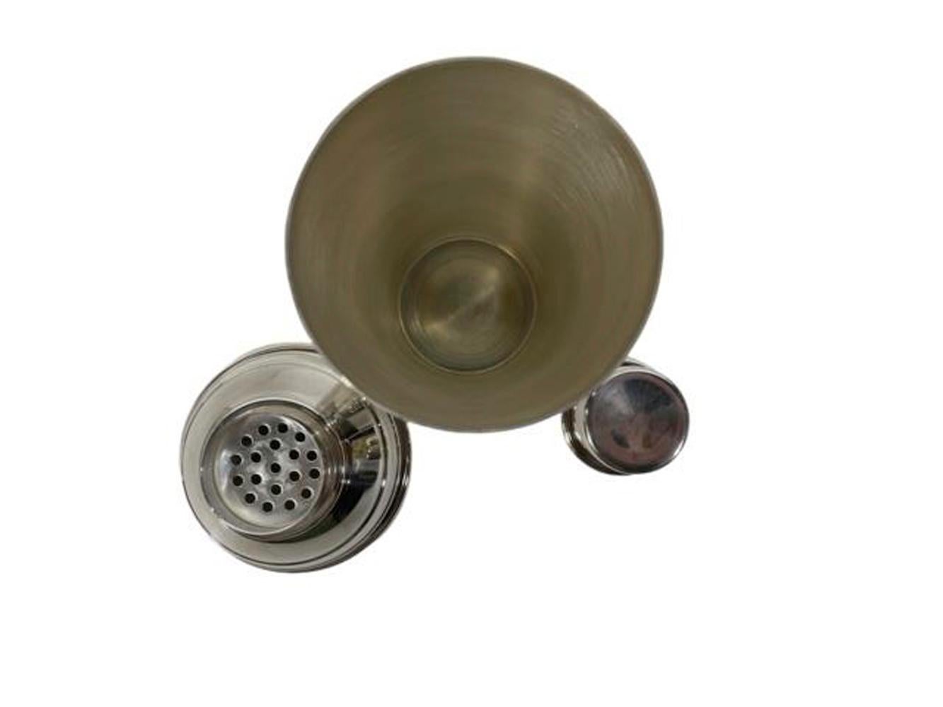 Englischer versilberter Cobbler-Cocktailshaker aus der Mitte des Jahrhunderts (Moderne der Mitte des Jahrhunderts) im Angebot