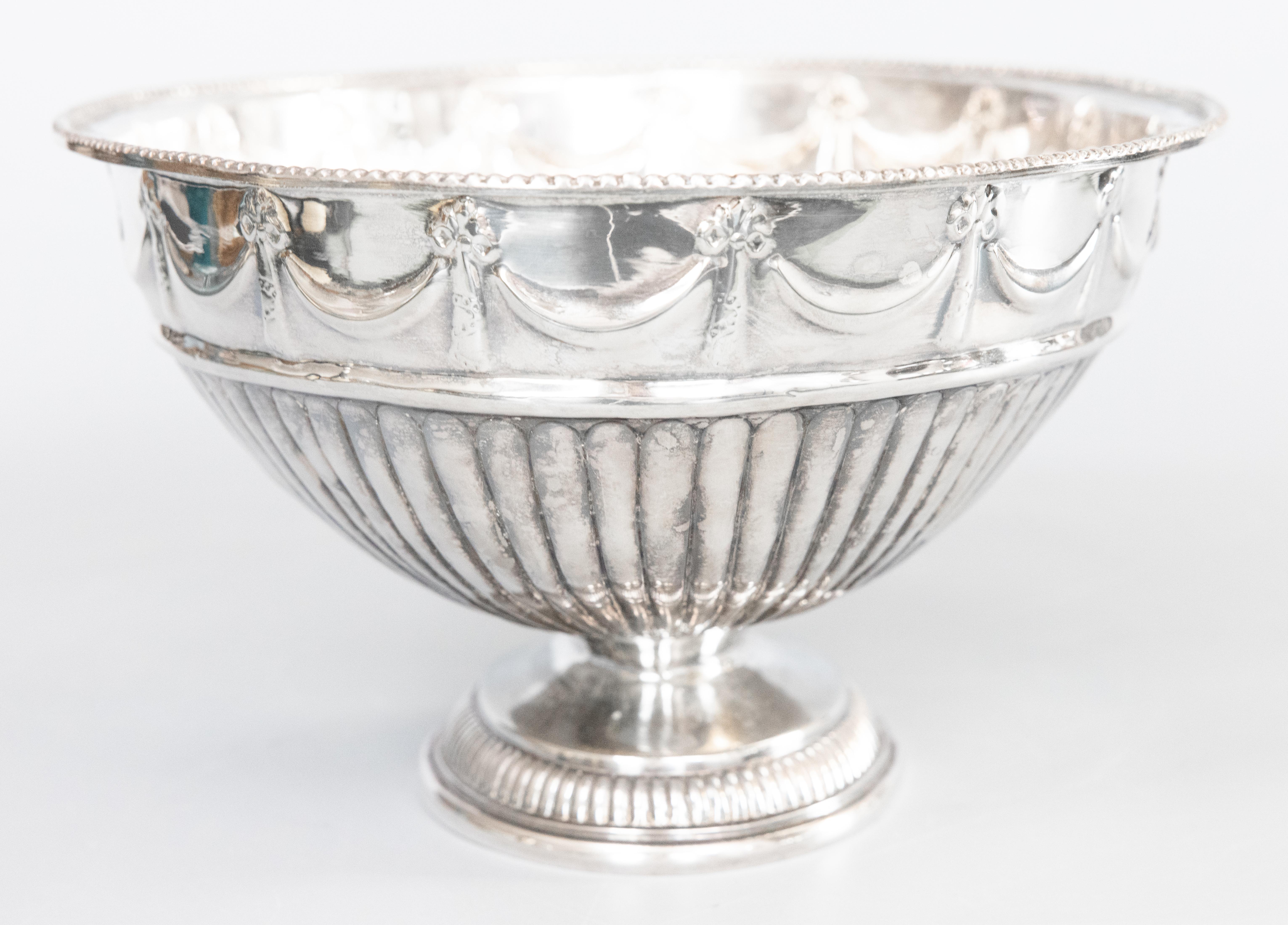 20th Century Mid-Century English Silver Plate Oval Pedestal Centerpiece Bowl Wine Cooler  For Sale