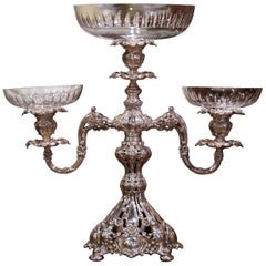 Epergne inglesa de mediados de siglo plateada sobre cobre y cristal tallado