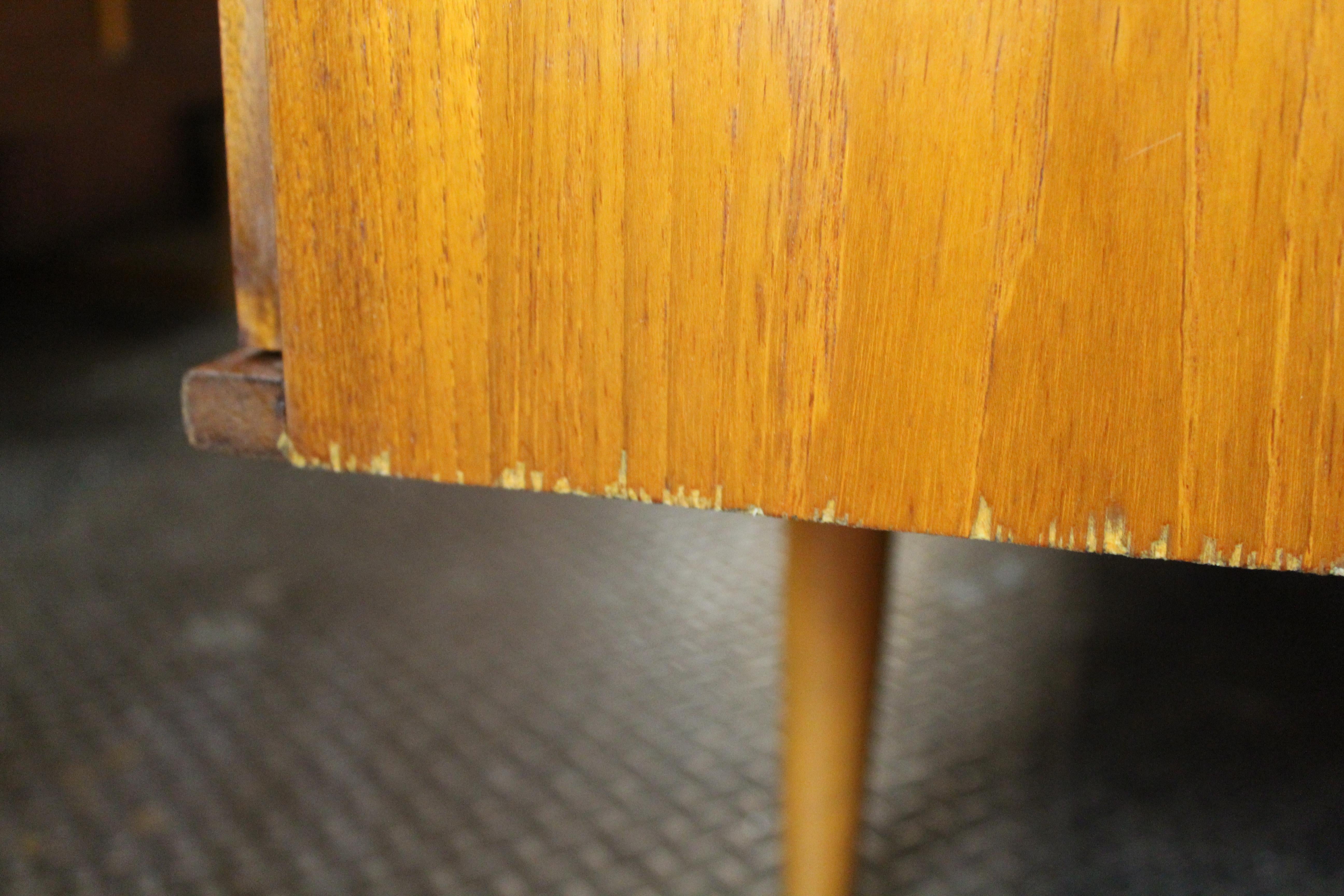 Englisches Teakholz-Sideboard aus der Jahrhundertmitte von Portwood Furniture 4