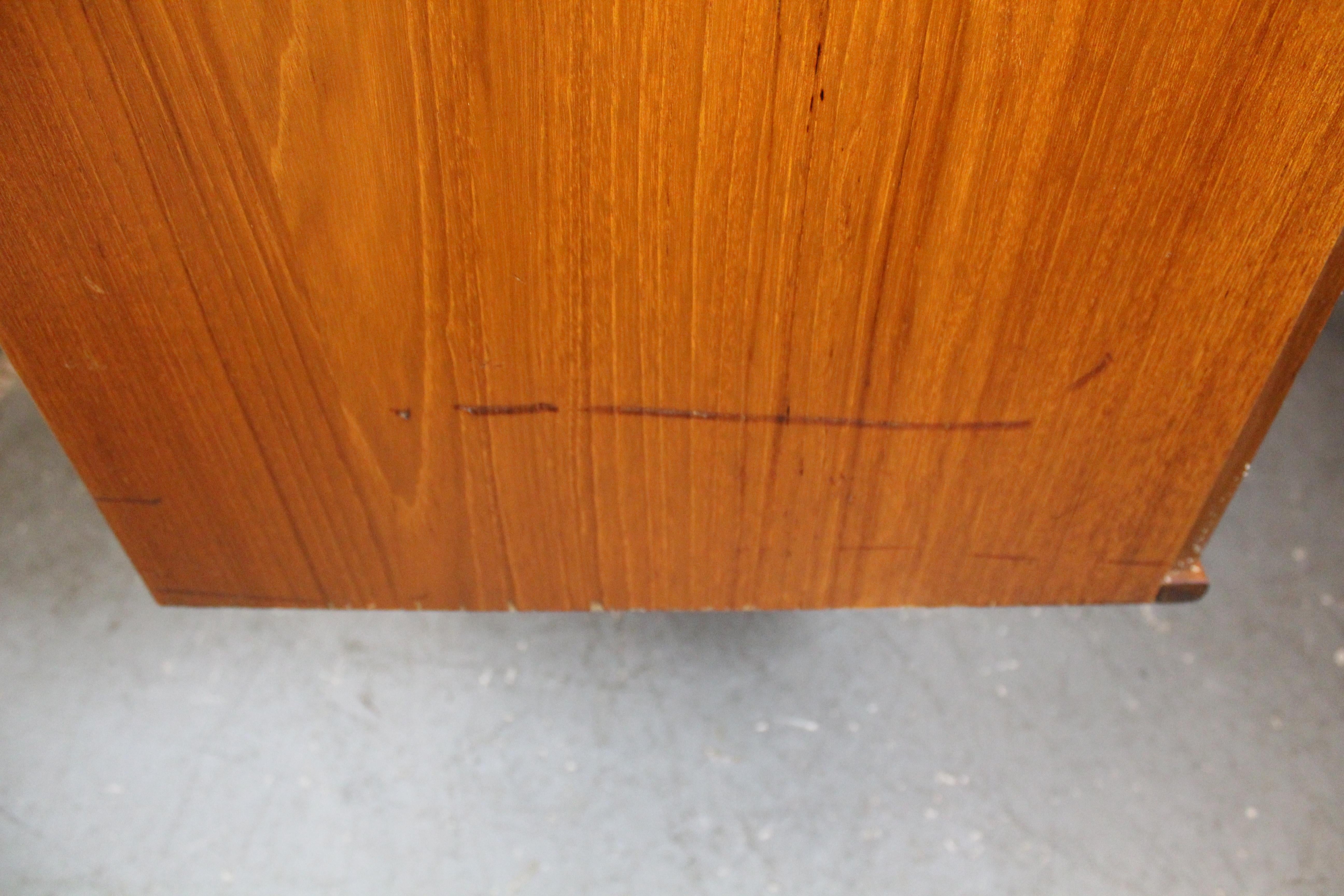 Englisches Teakholz-Sideboard aus der Jahrhundertmitte von Portwood Furniture 6