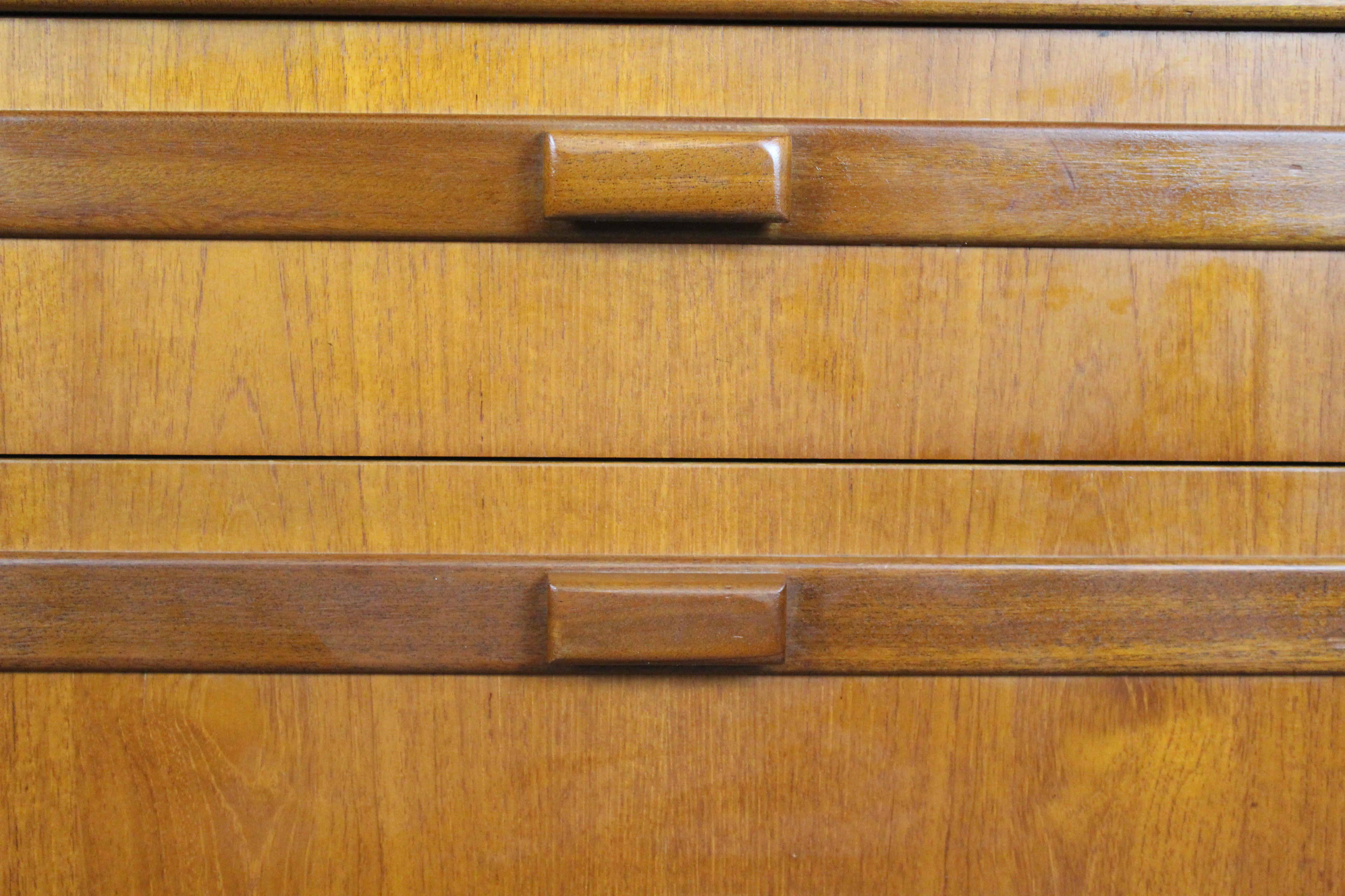 Englisches Teakholz-Sideboard aus der Jahrhundertmitte von Portwood Furniture 8