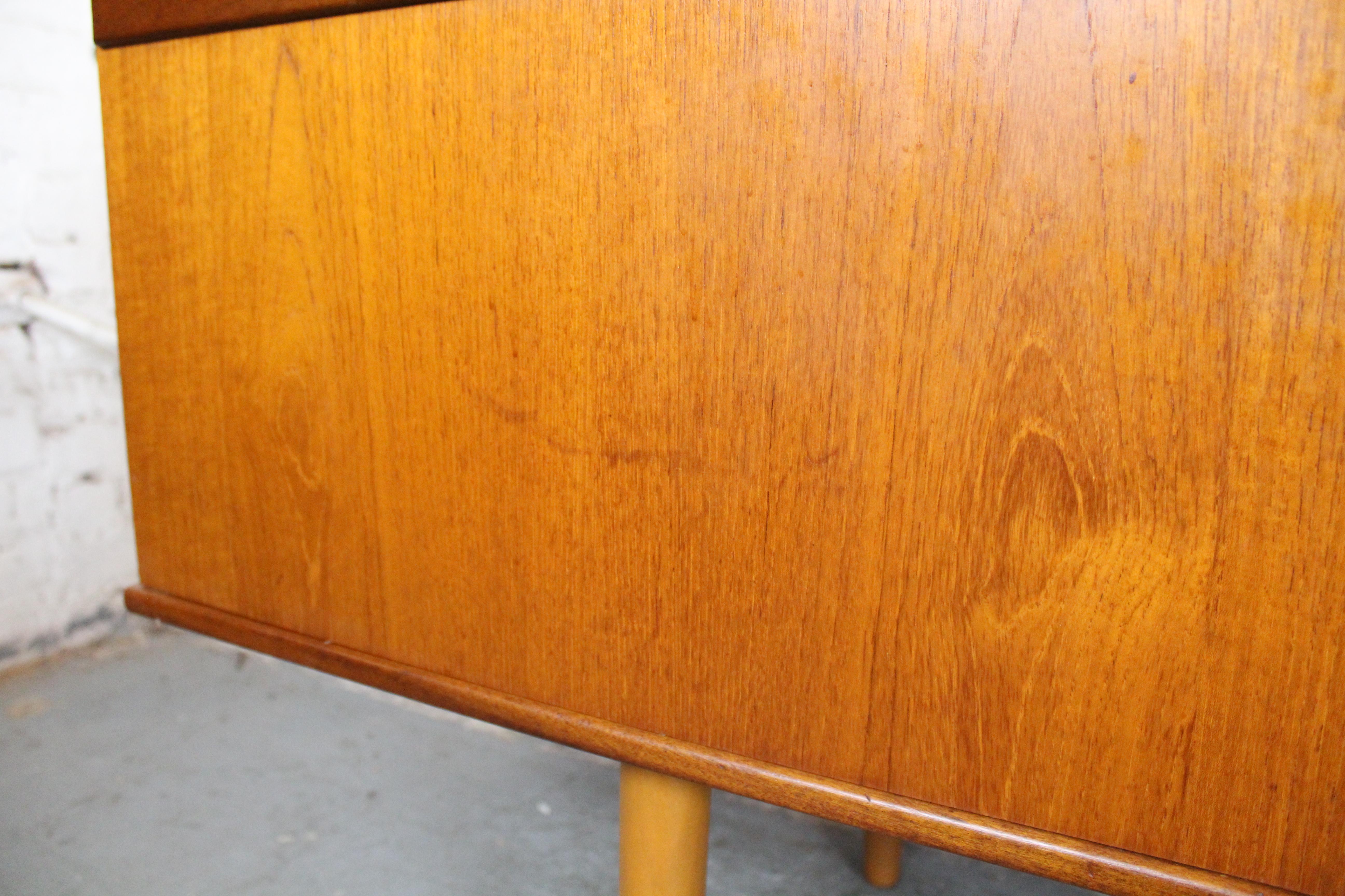 Englisches Teakholz-Sideboard aus der Jahrhundertmitte von Portwood Furniture 11