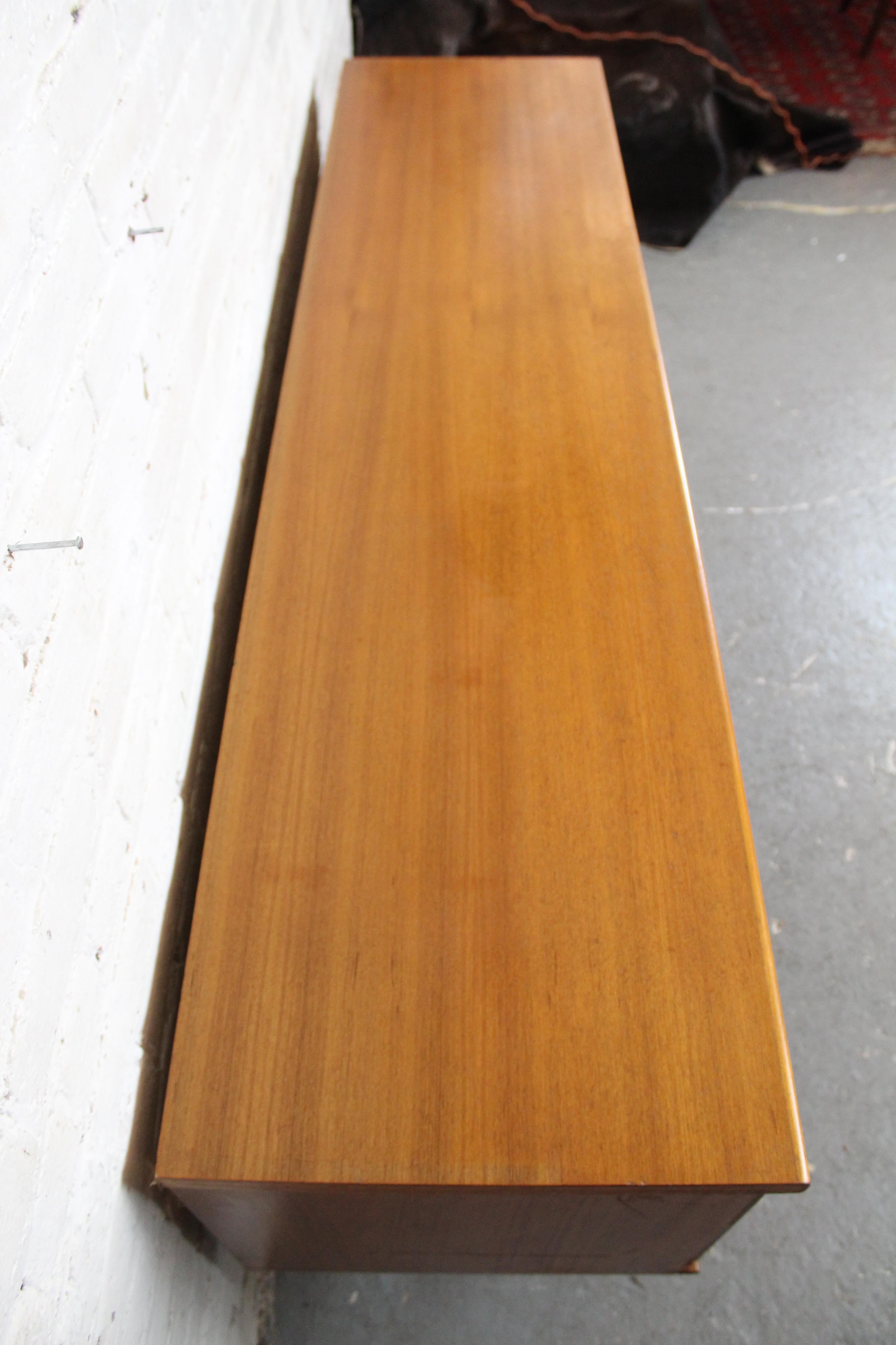 Englisches Teakholz-Sideboard aus der Jahrhundertmitte von Portwood Furniture 2