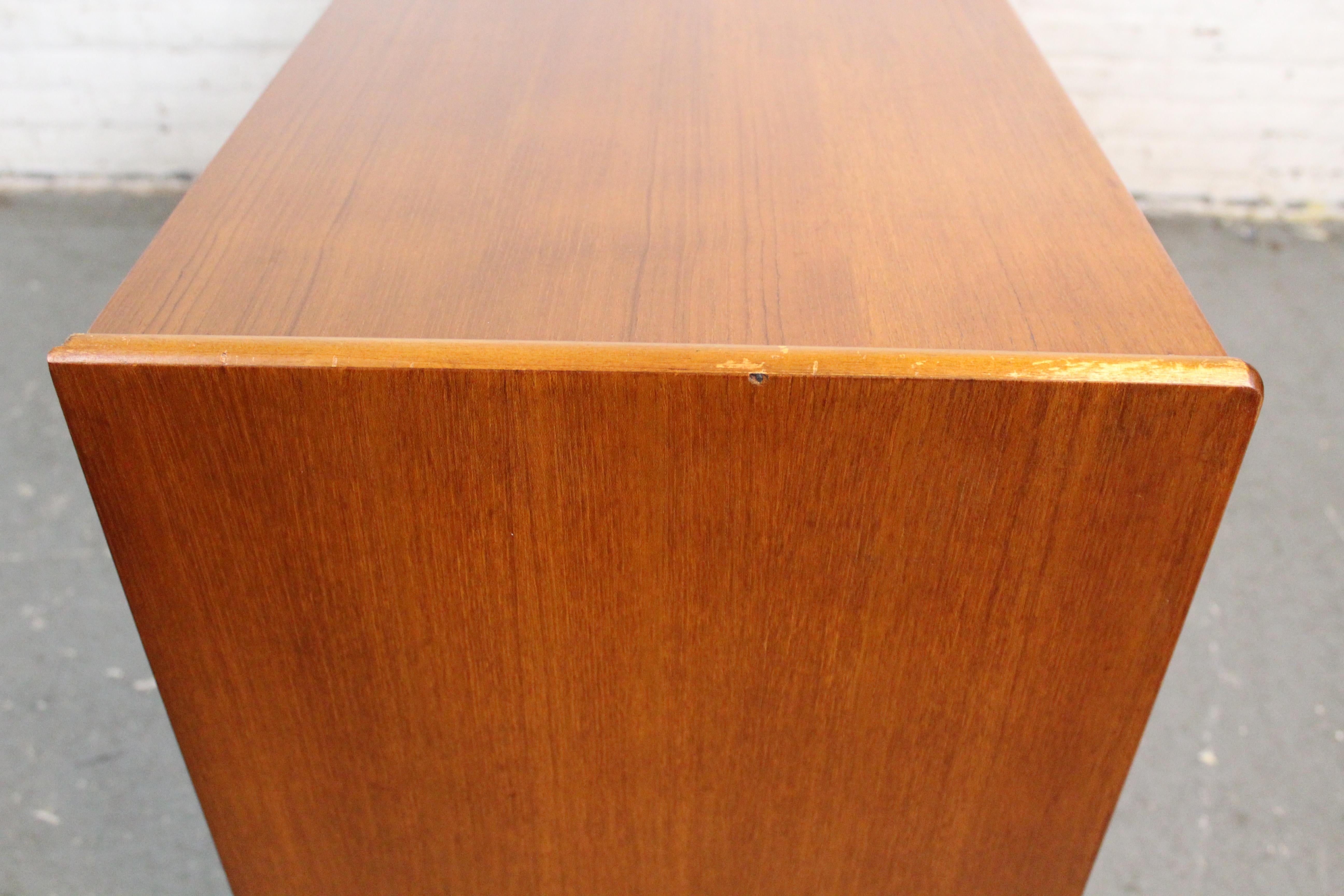 Credenza inglese di metà secolo in teak di William Williams in vendita 7