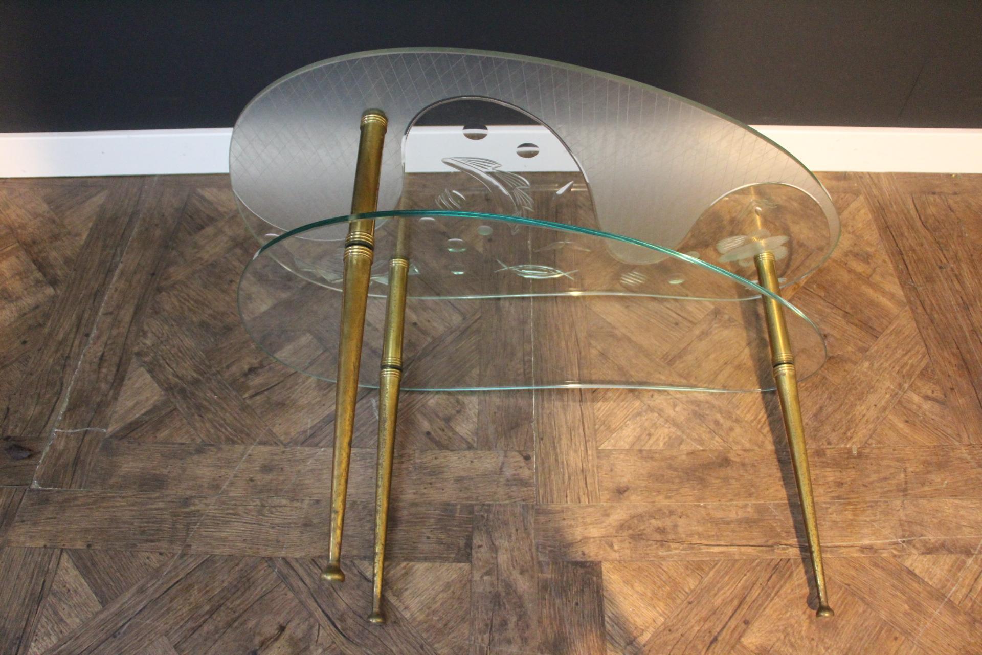 Mid Century Engraved Clear Glass Coffee Table For Sale 2