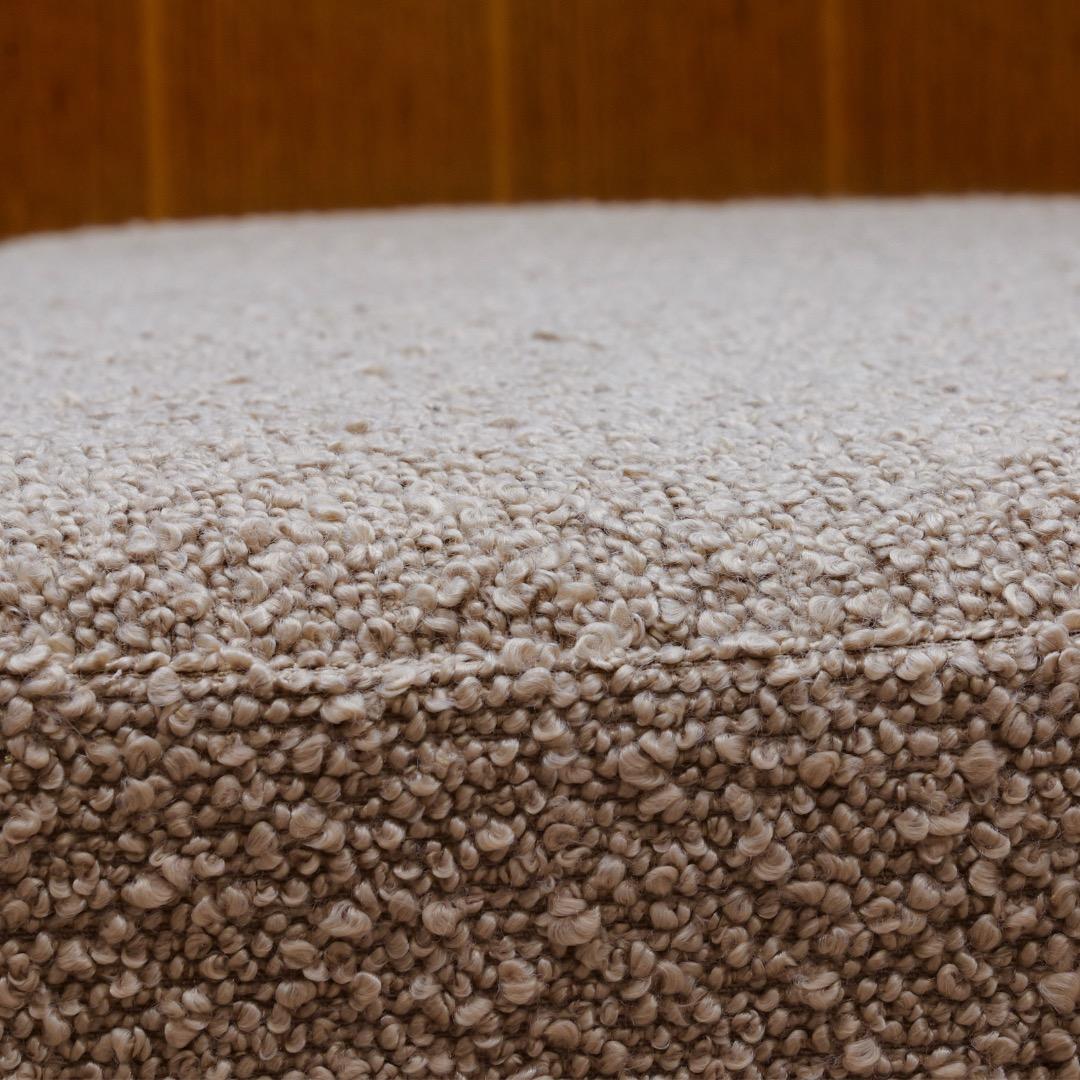 Mid-Century-Eingangsbank in Eiche & Boucle im Angebot 4