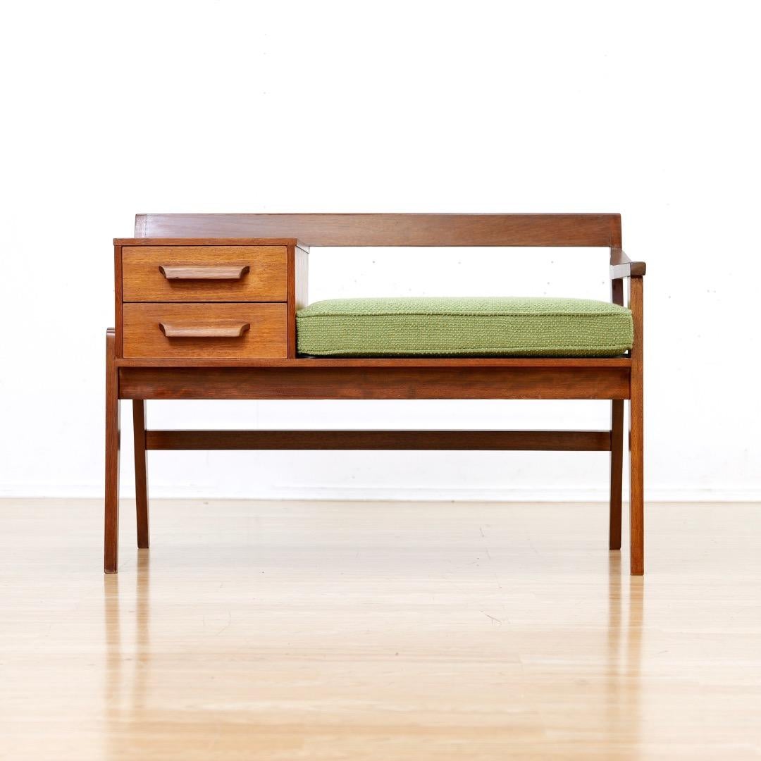 Banco de entrada Mid Century en teca y verde Moderno de mediados de siglo en venta