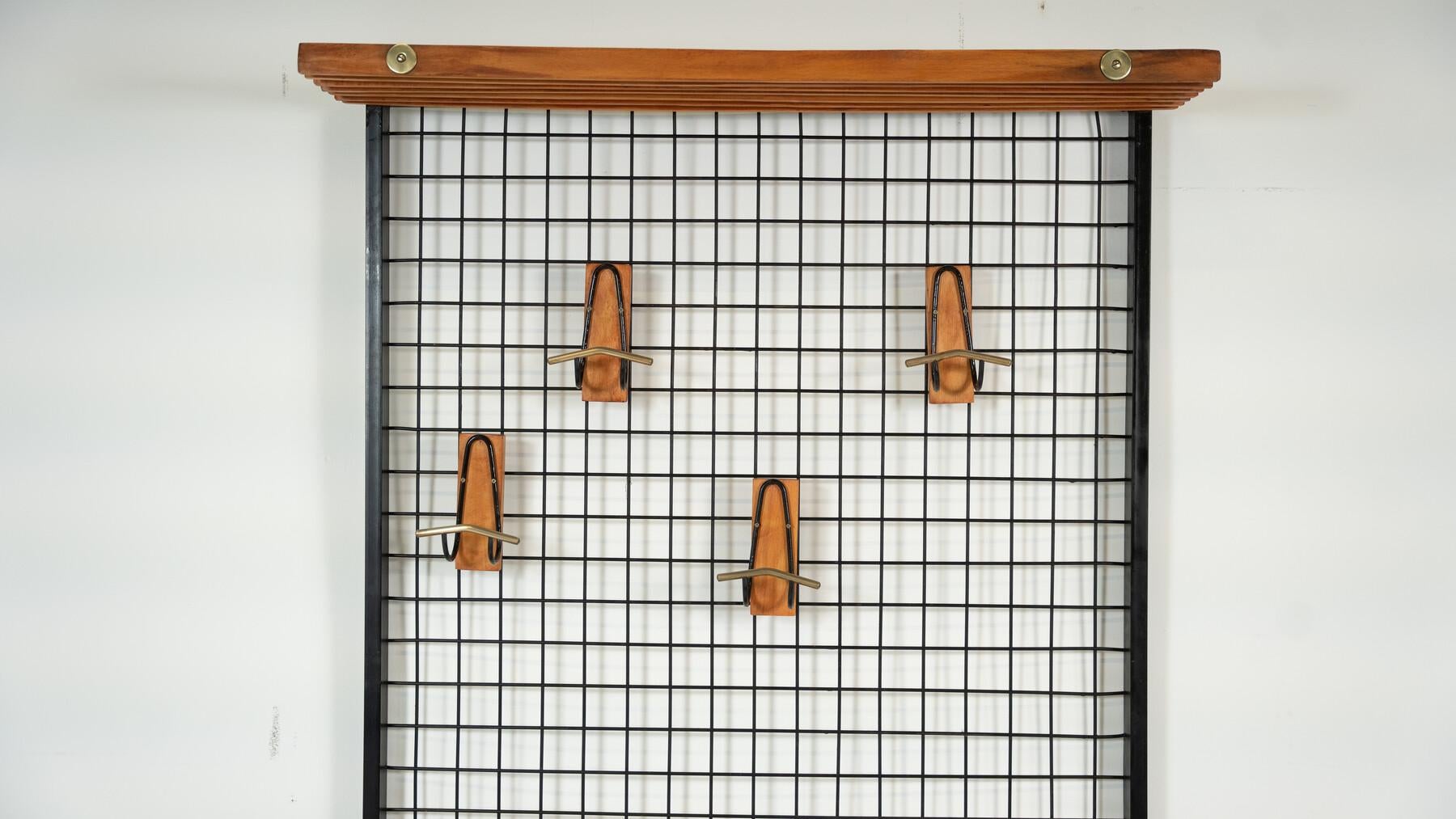 Banc d'entrée du milieu du siècle avec porte-manteaux, Italie, années 1960 Bon état - En vente à Brussels, BE