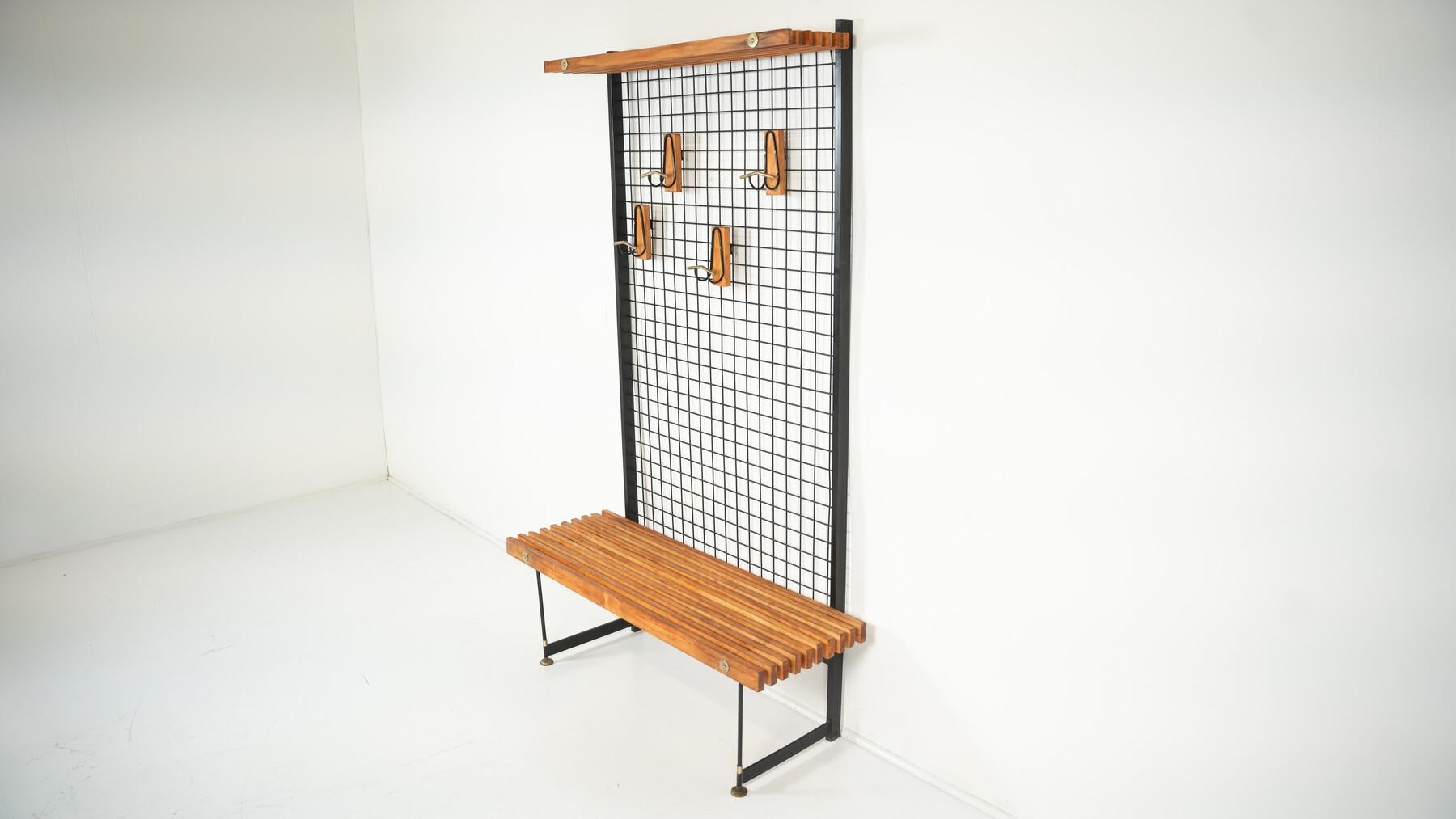 Métal Banc d'entrée du milieu du siècle avec porte-manteaux, Italie, années 1960 en vente